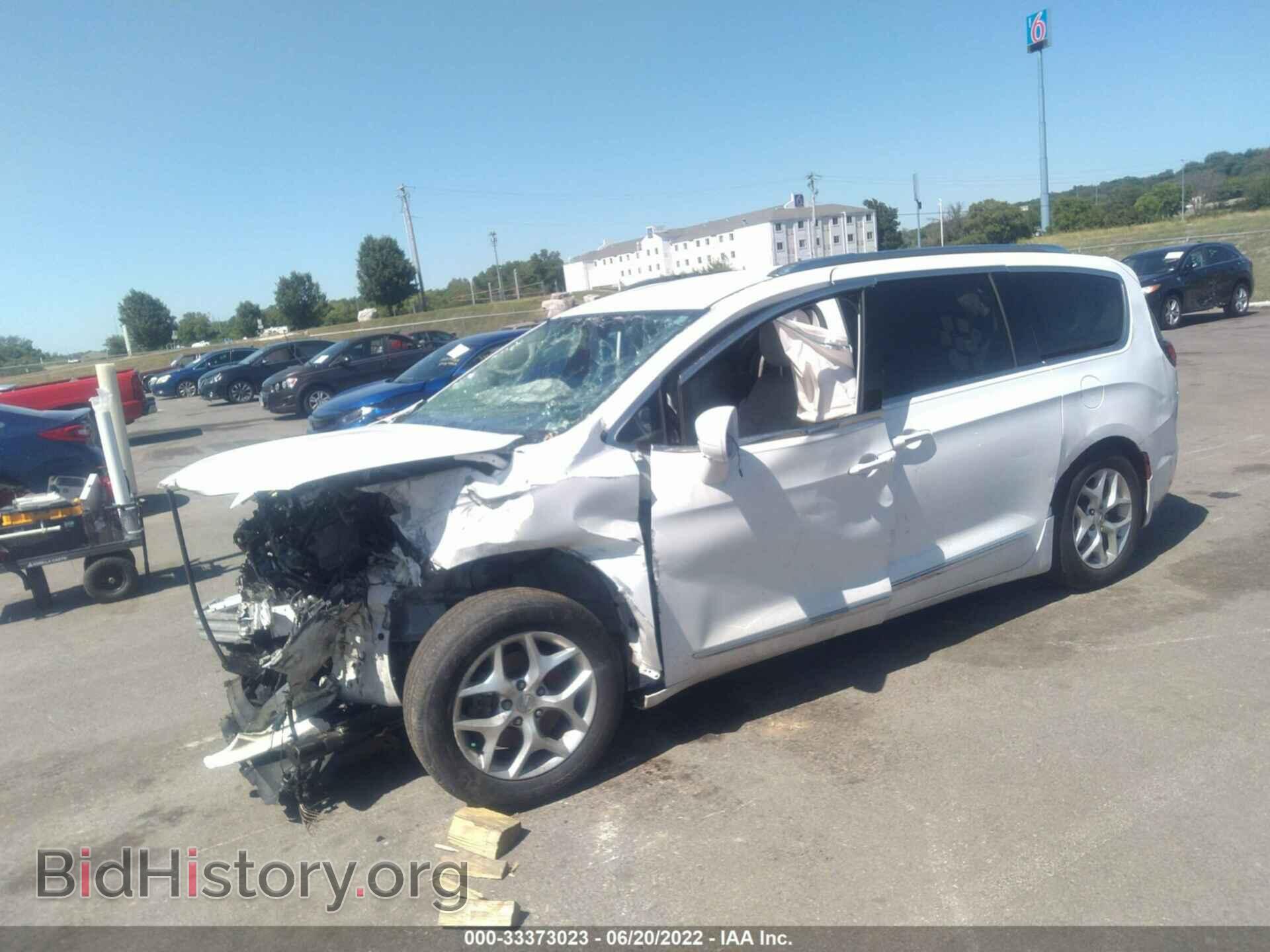 2017 CHRYSLER PACIFICA - VIN: 2C4RC1EGXHR608359 - Фото 2