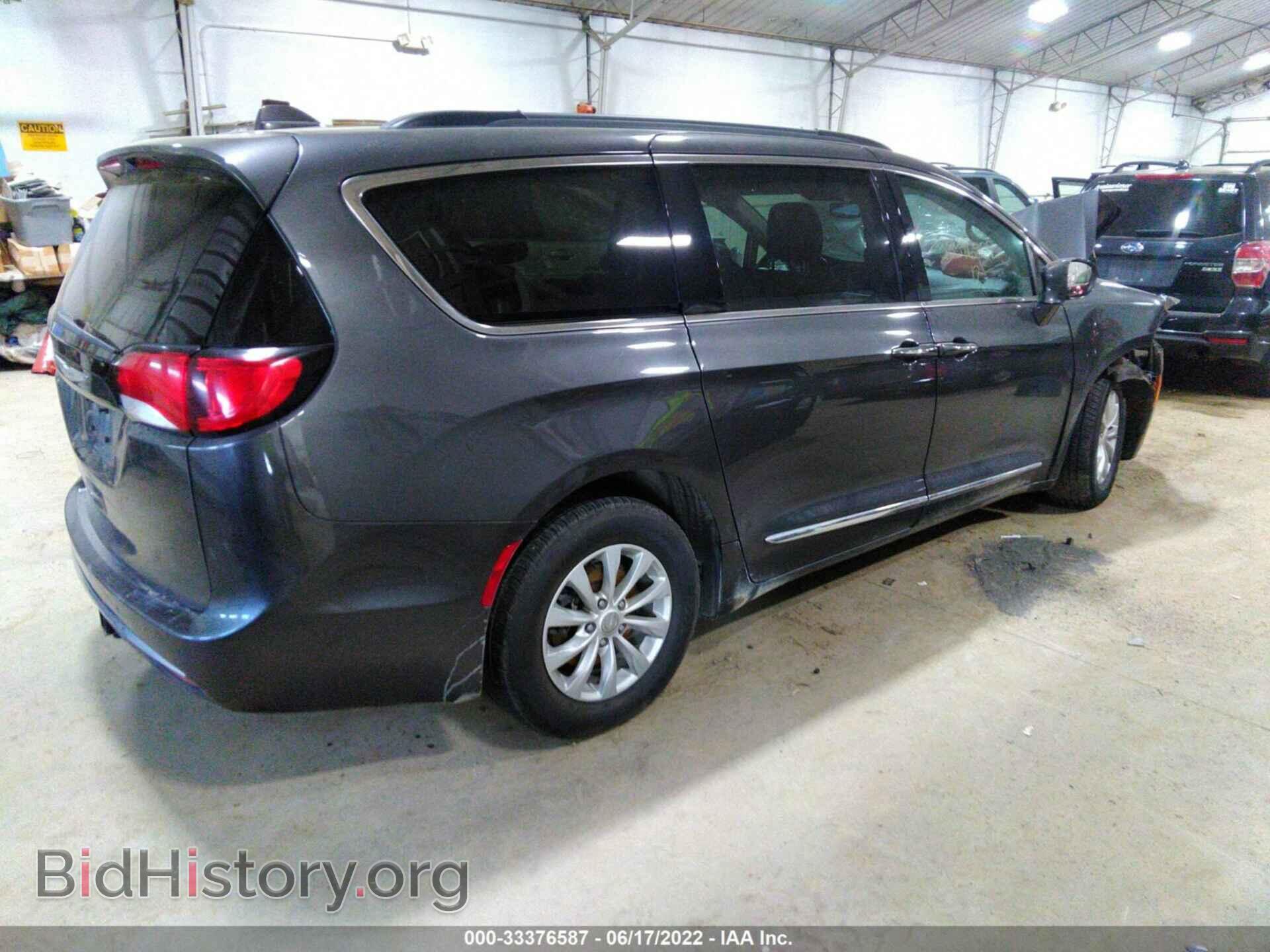 2017 CHRYSLER PACIFICA - VIN: 2C4RC1BG6HR564977 - Фото 4
