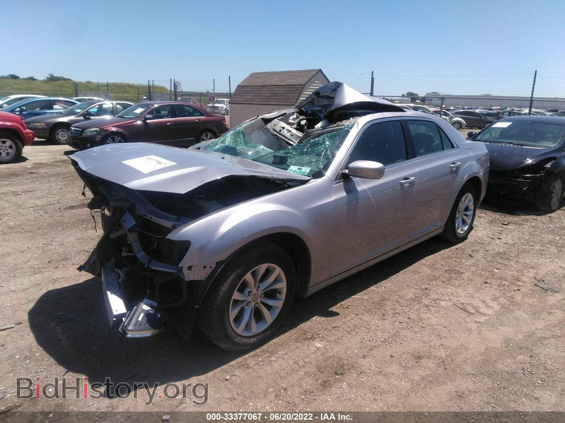 2015 CHRYSLER 300 - VIN: 2C3CCAAG7FH808229 - Фото 2