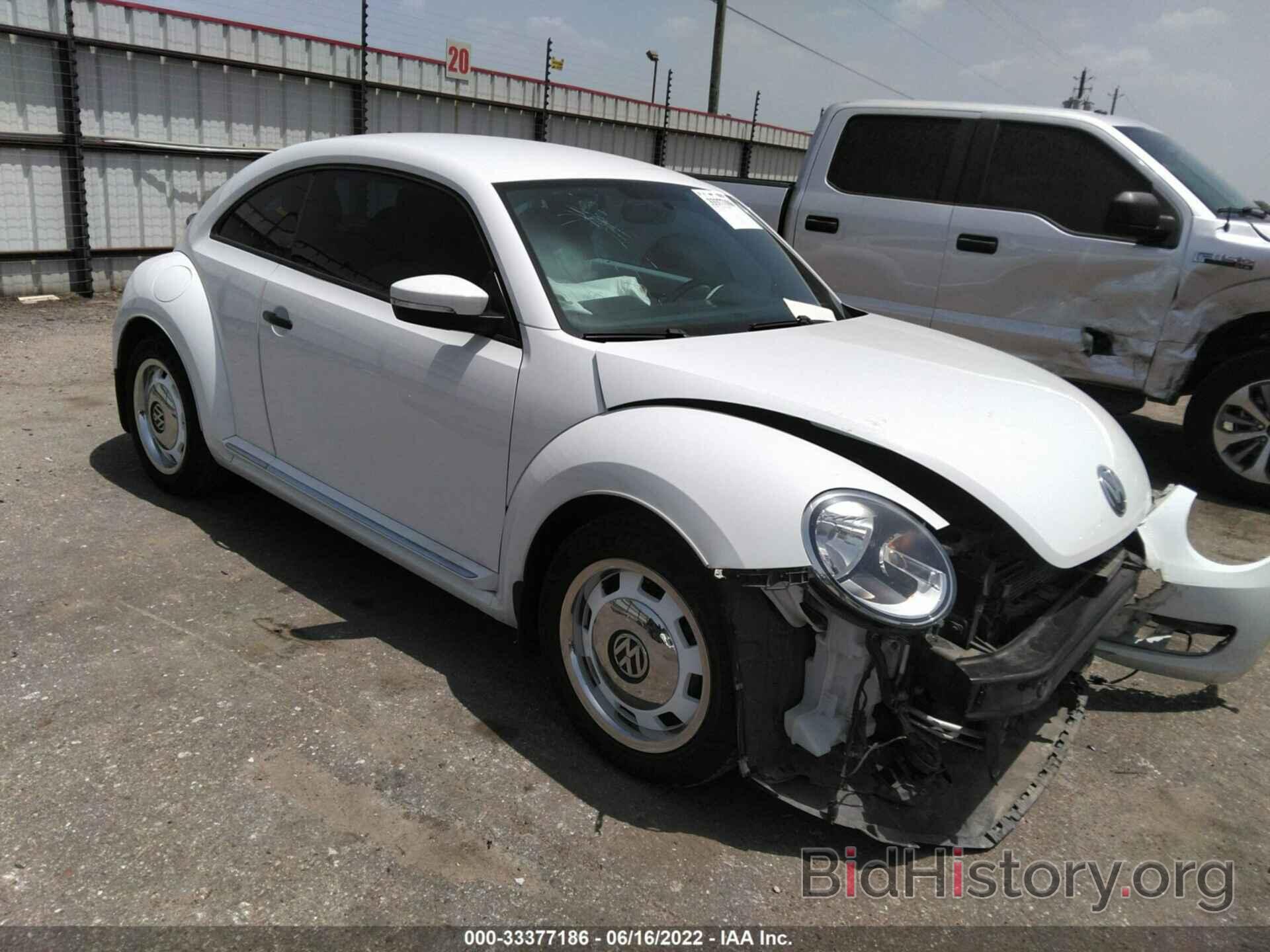Photo 3VWF17AT5FM652687 - VOLKSWAGEN BEETLE COUPE 2015