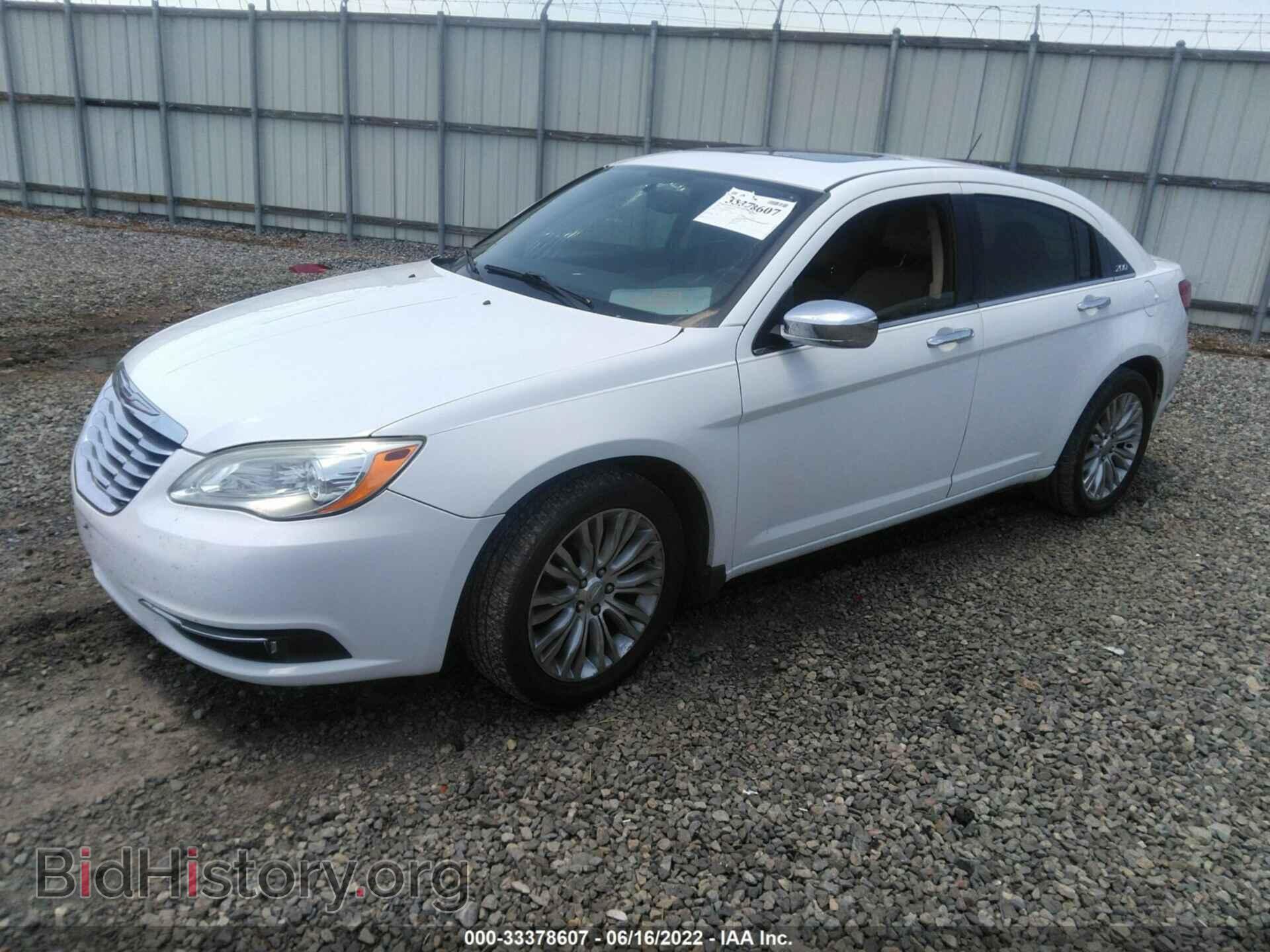 2011 CHRYSLER 200 - VIN: 1C3BC2FB0BN570921 - Фото 2