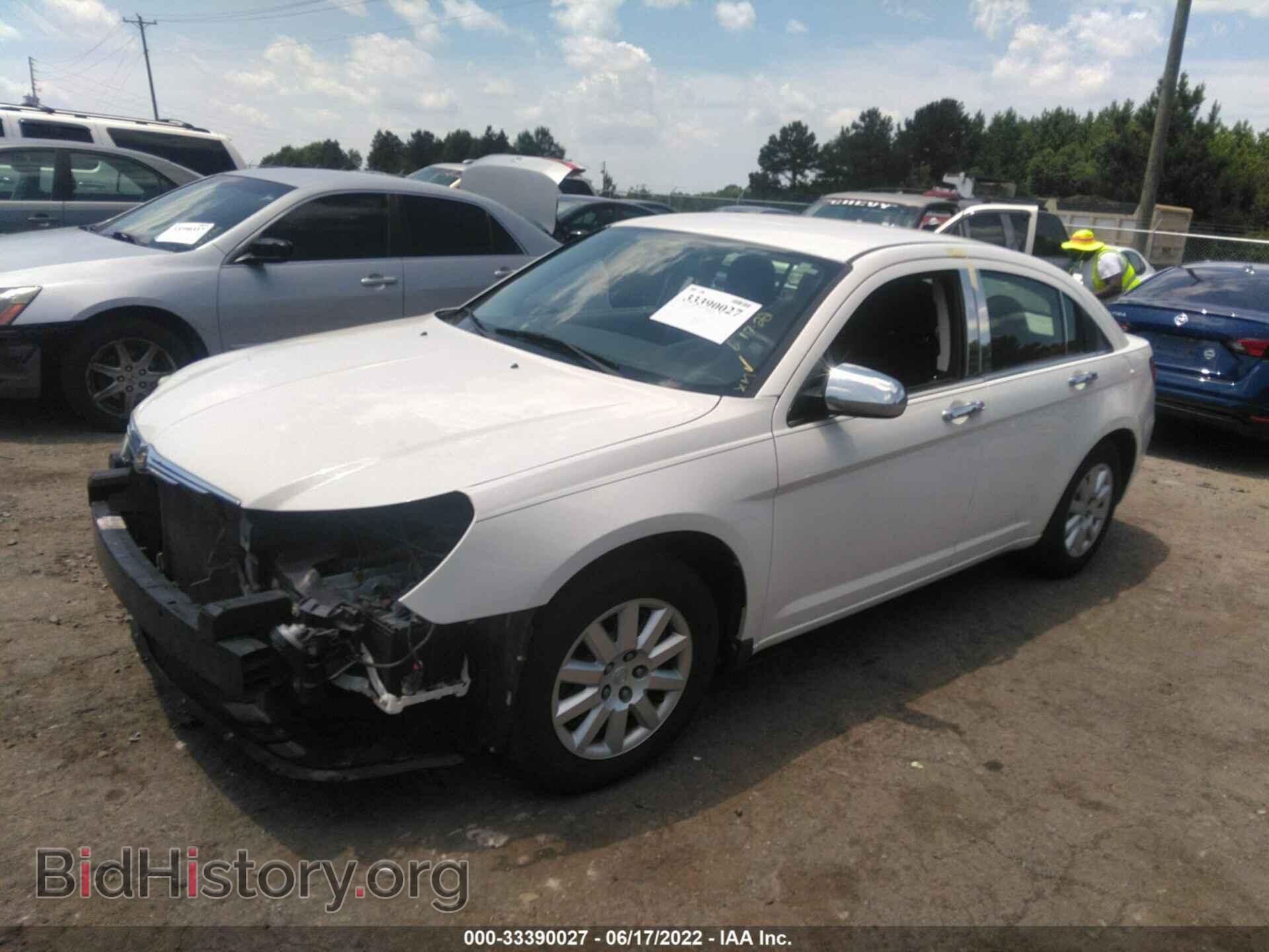 2010 CHRYSLER SEBRING - VIN: 1C3CC4FB2AN220236 - Фото 2