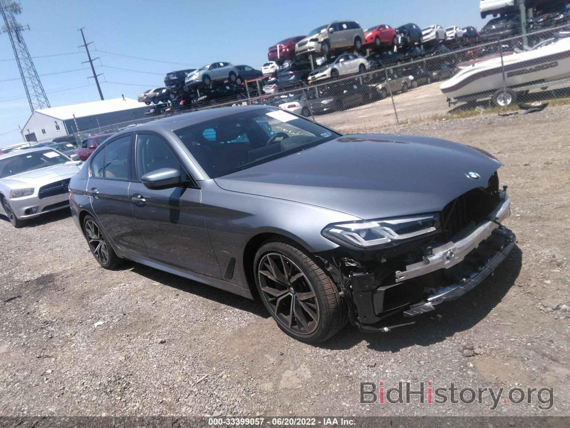 Photo WBA73BJ02MWW97462 - BMW 5 SERIES 2021