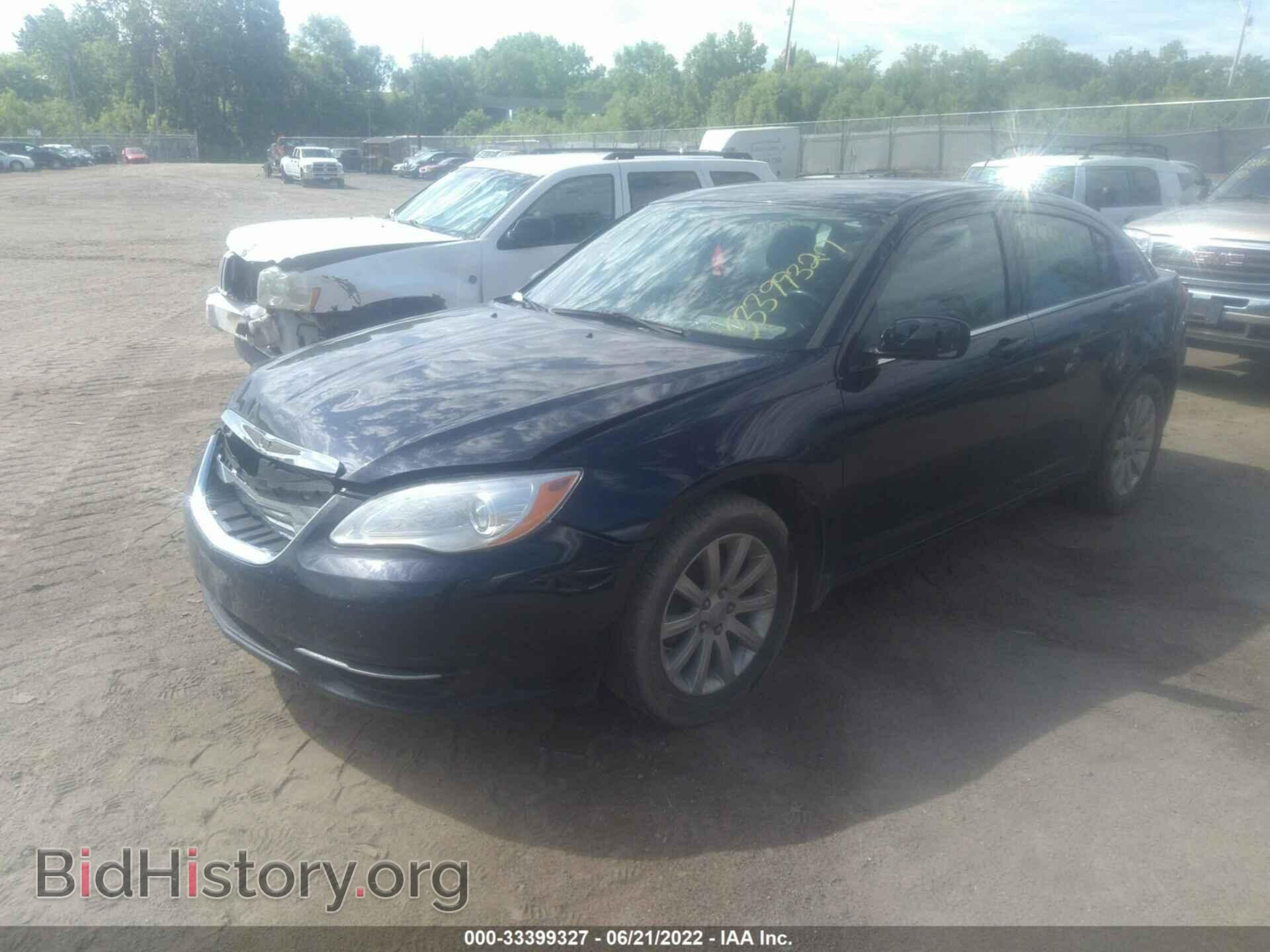 2011 CHRYSLER 200 - VIN: 1C3BC1FB2BN527885 - Photo 2