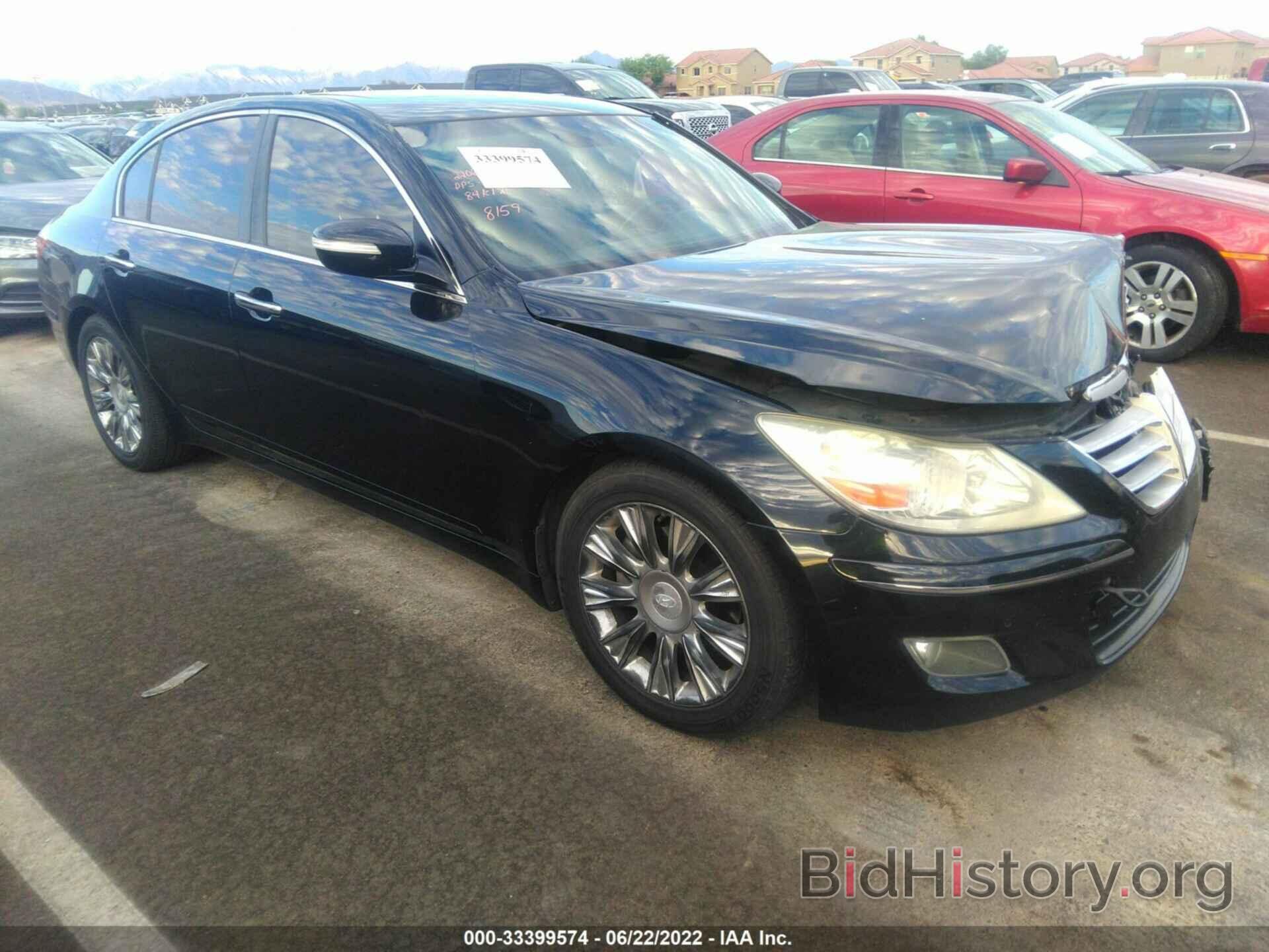 Photo KMHGC46E49U058159 - HYUNDAI GENESIS 2009