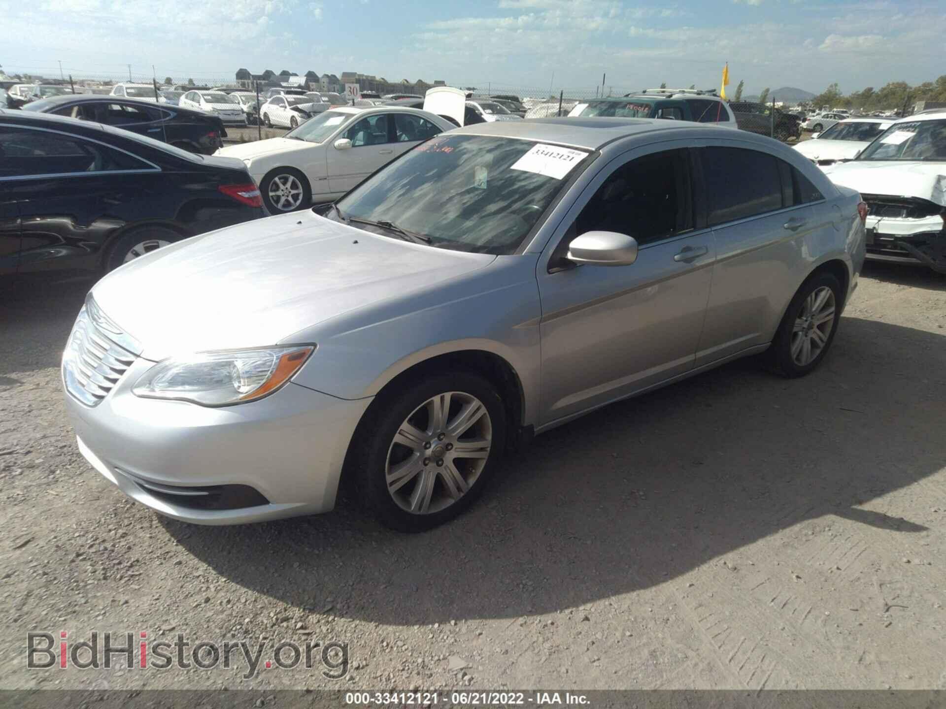 2011 CHRYSLER 200 - VIN: 1C3BC1FBXBN576509 - Photo 2