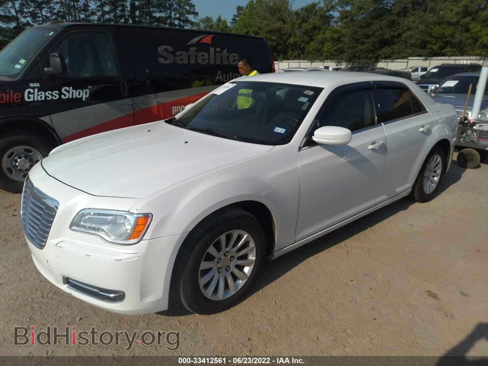 2013 CHRYSLER 300 - VIN: 2C3CCAAG7DH574980 - Фото 2