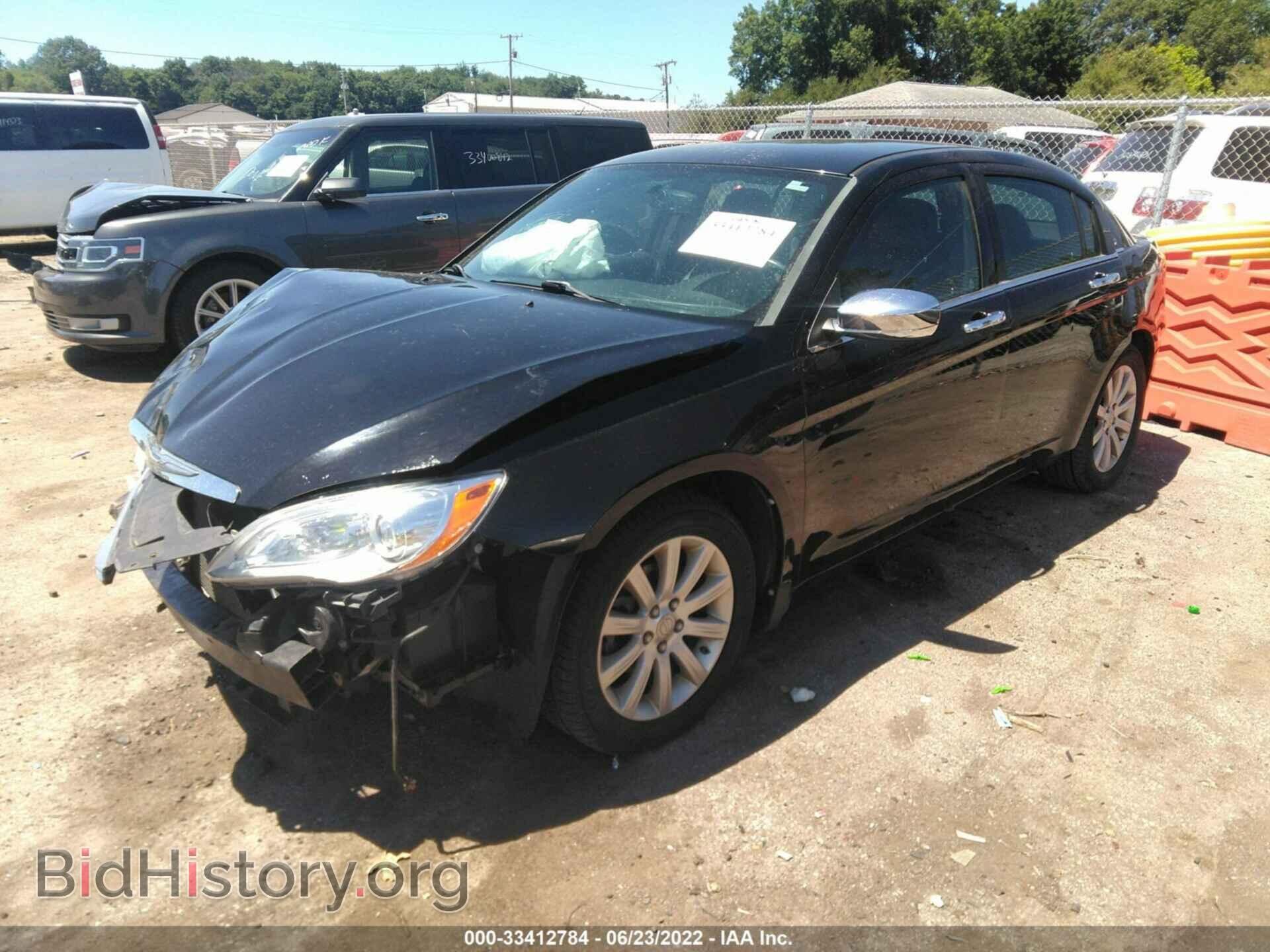 2013 CHRYSLER 200 - VIN: 1C3CCBCG0DN711302 - Photo 2