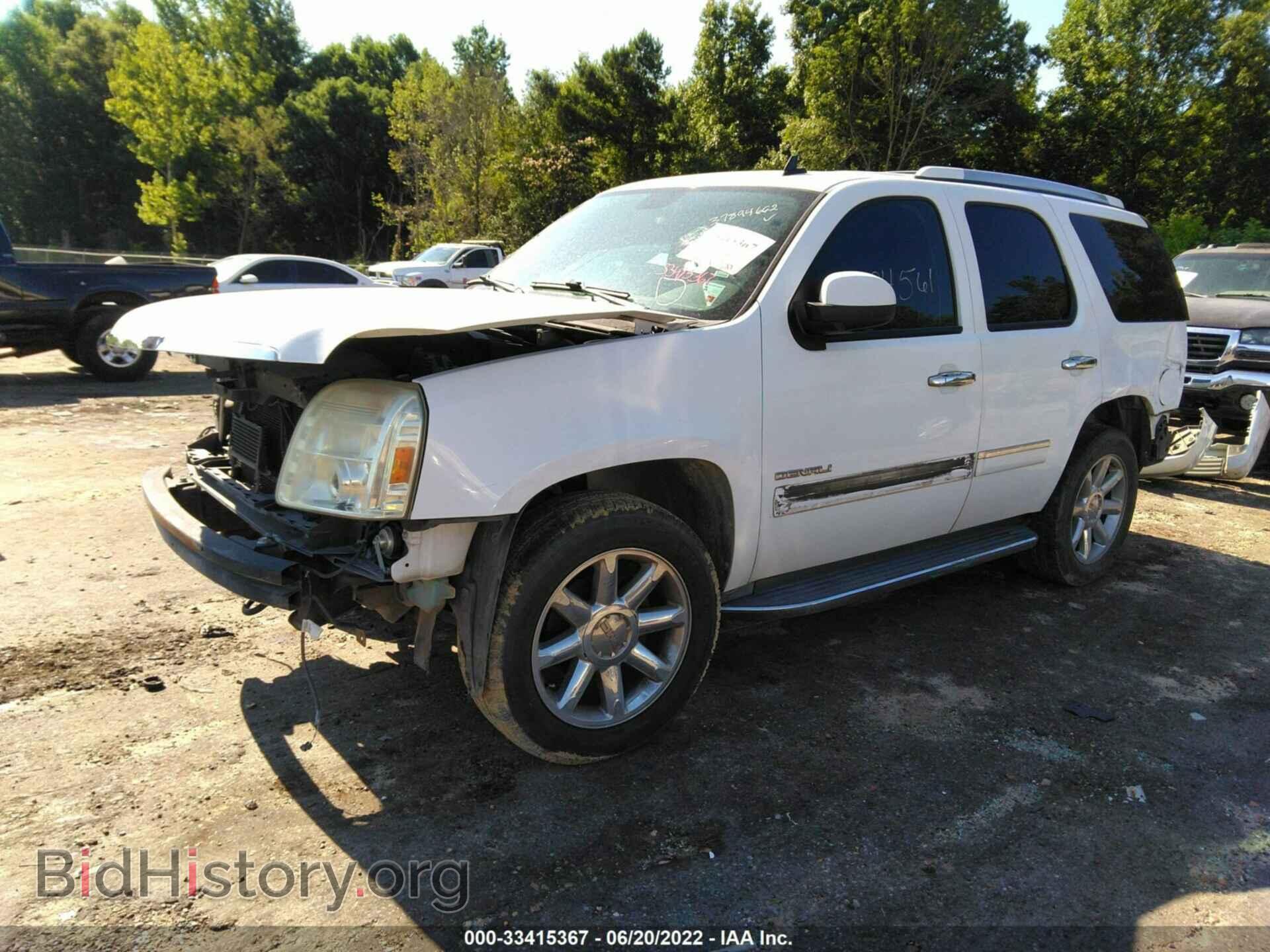 2011 GMC YUKON - VIN: 1GKS1EEF0BR396868 - Photo 2