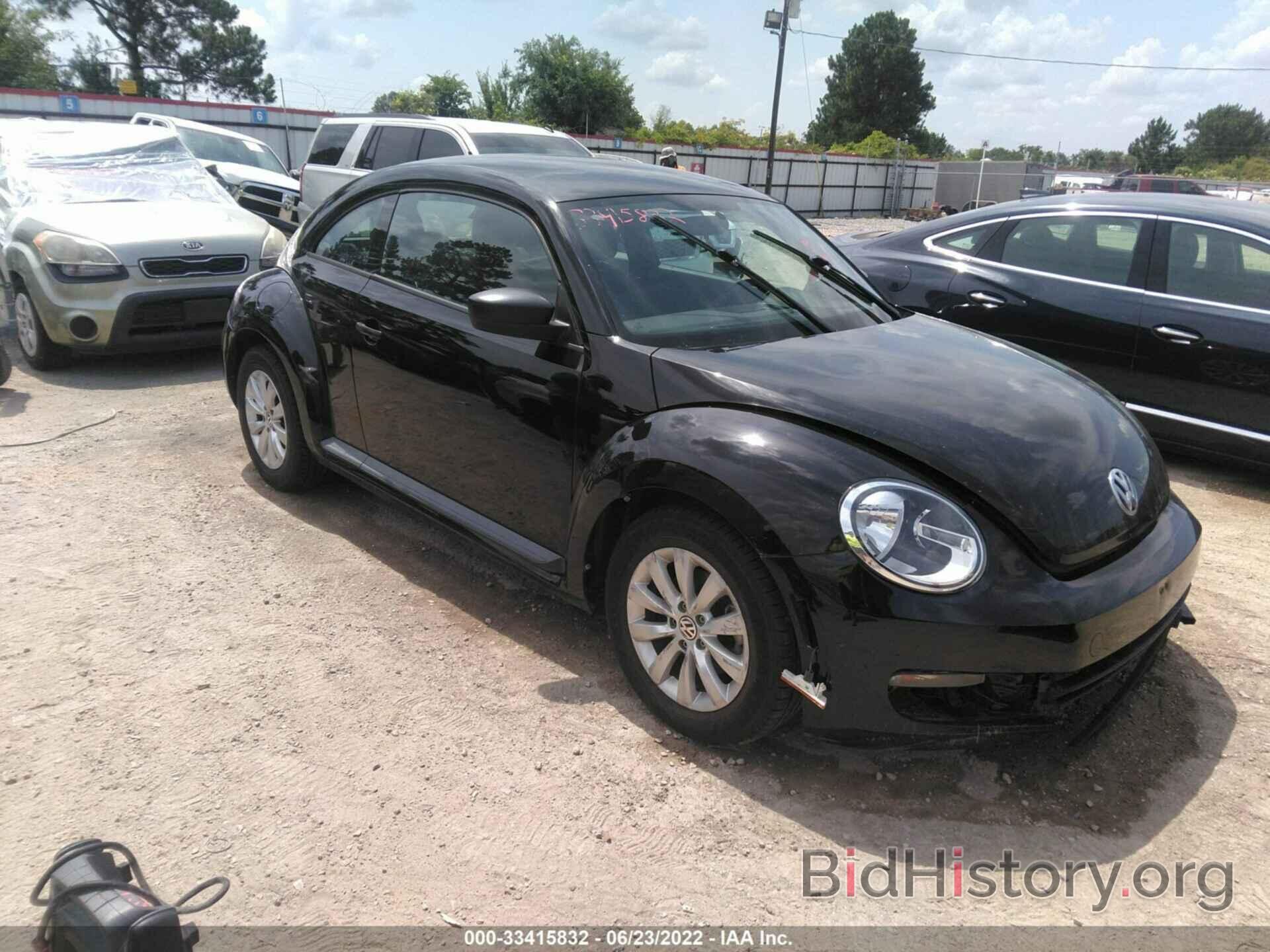 Photo 3VWFP7AT4EM625445 - VOLKSWAGEN BEETLE COUPE 2014
