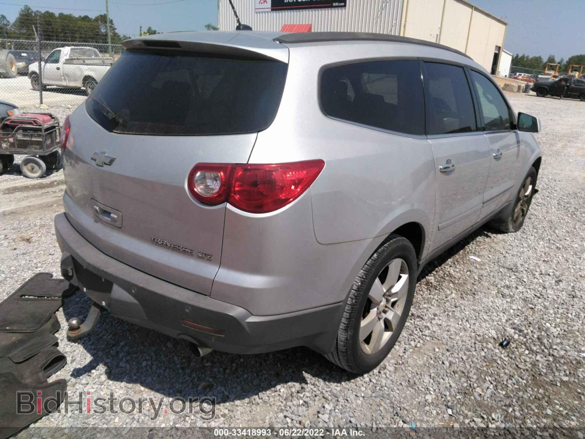2010 CHEVROLET TRAVERSE - VIN: 1GNLRHED7AS156238 - Фото 4