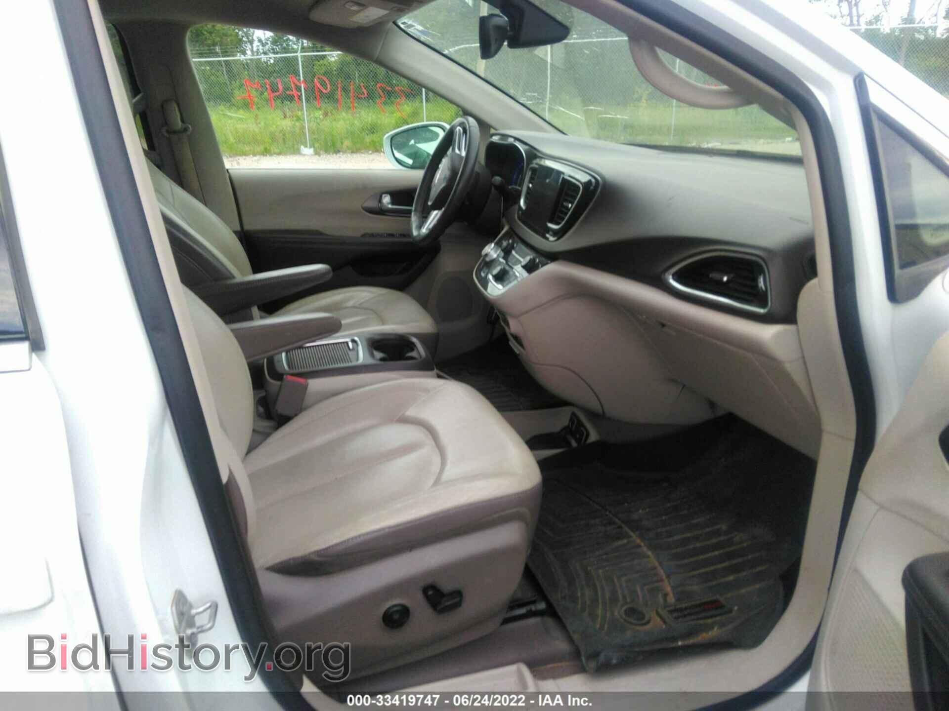 2017 CHRYSLER PACIFICA - VIN: 2C4RC1EGXHR543822 - Photo 5