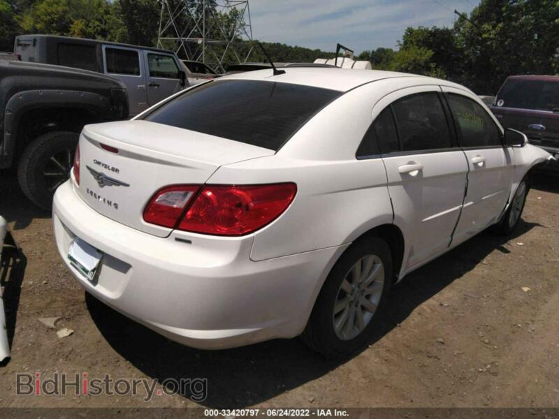 2010 Chrysler SEBRING (VIN 1C3CC5FB2AN147875) — фото 4 из 11