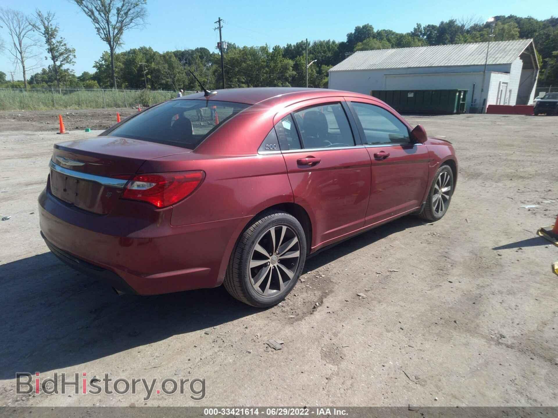 2012 CHRYSLER 200 - VIN: 1C3CCBHG0CN145746 - Фото 4