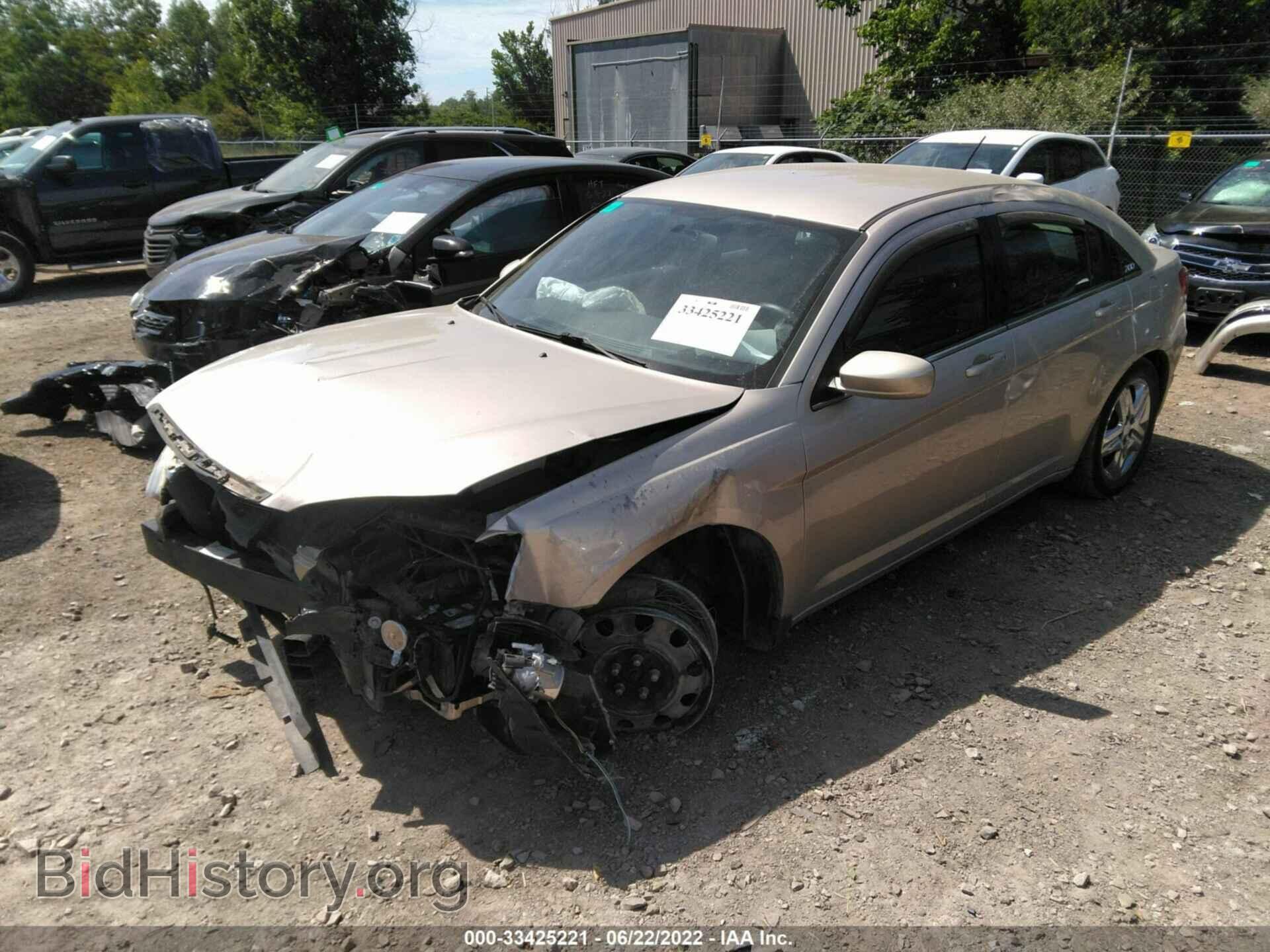 2013 CHRYSLER 200 - VIN: 1C3CCBAB7DN641787 - Photo 2