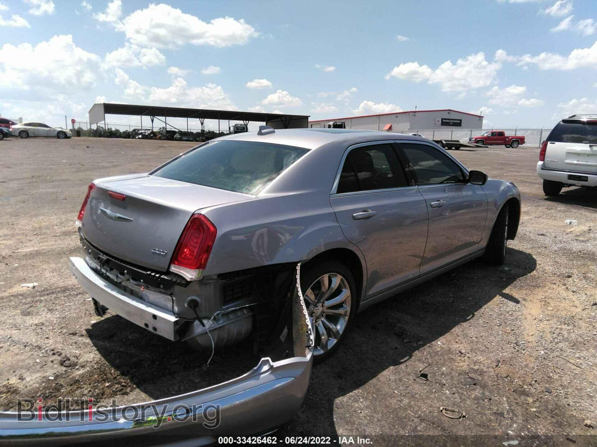2017 CHRYSLER 300 - VIN: 2C3CCAAG6HH607599 - Фото 4