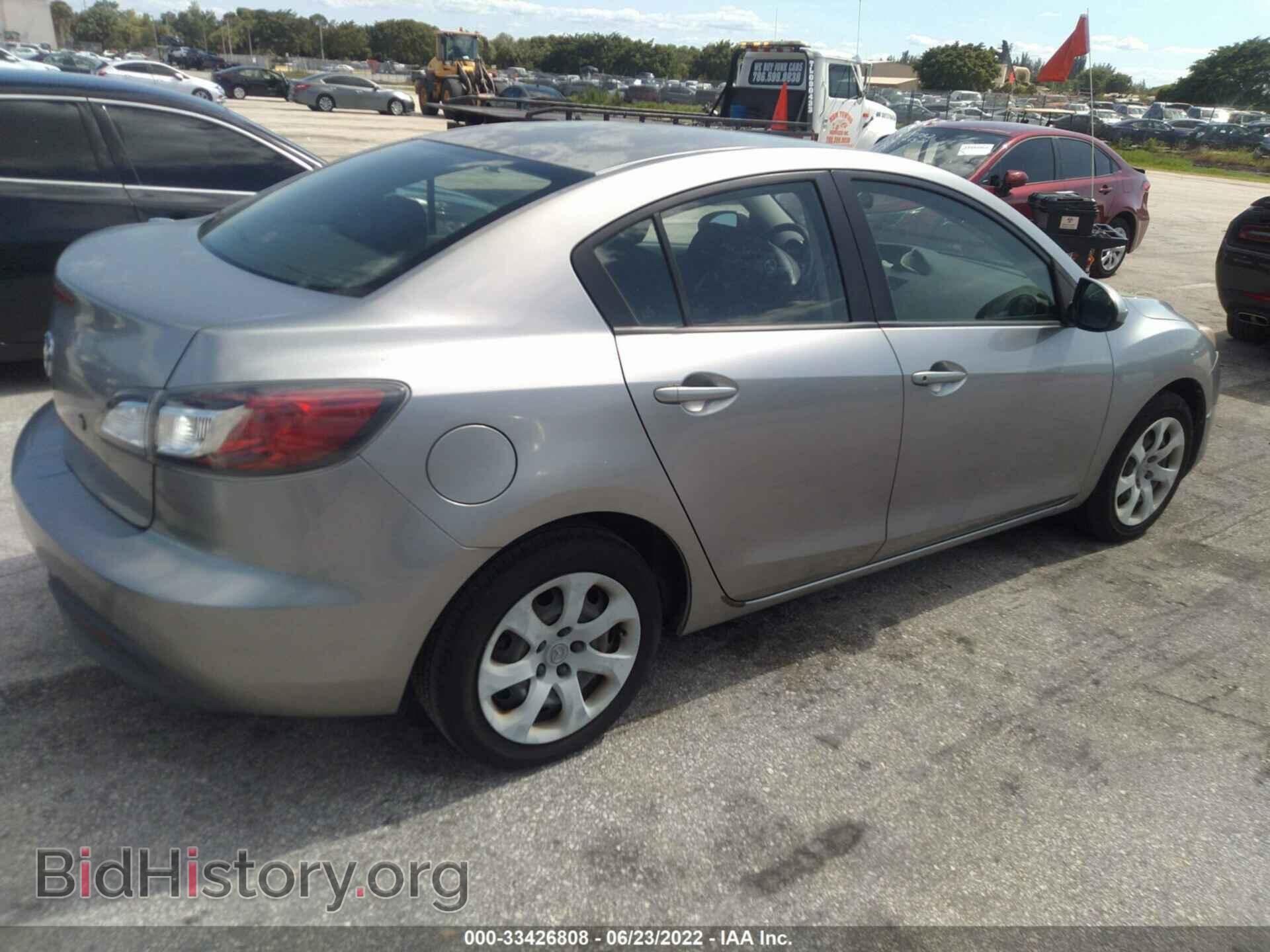 2011 MAZDA MAZDA3 - VIN: JM1BL1UF2B1481872 - Фото 4