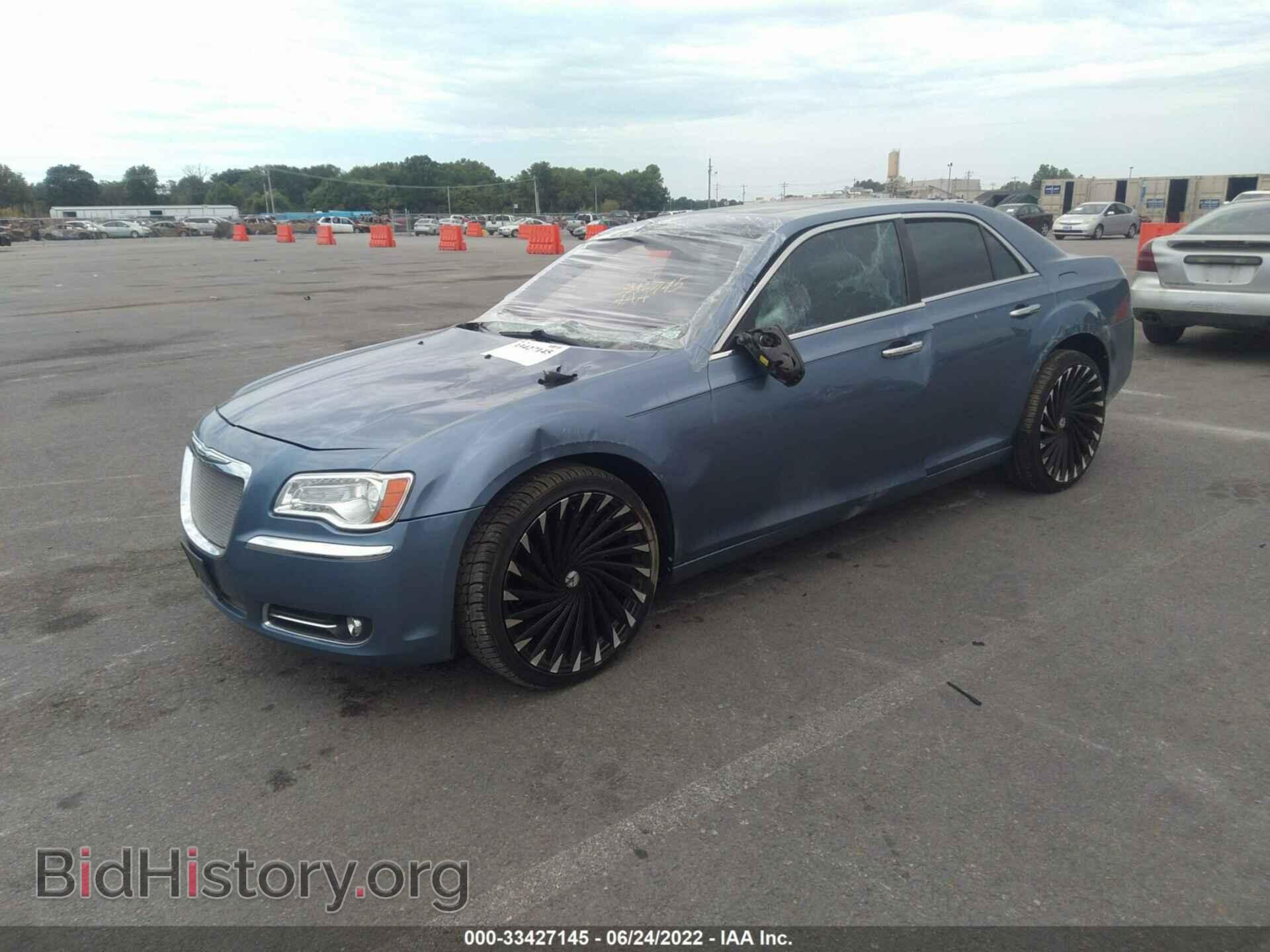 2011 CHRYSLER 300 - VIN: 2C3CA6CTXBH563191 - Фото 2