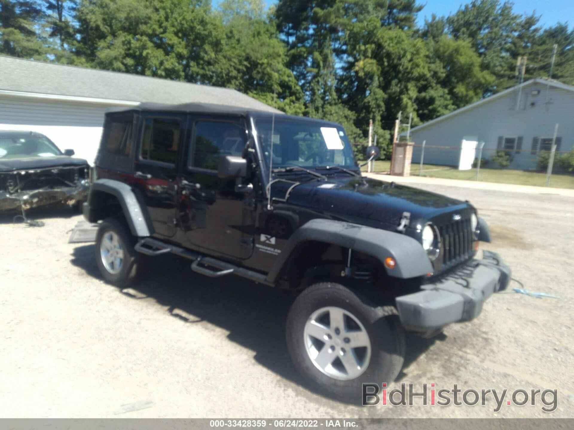 Photo 1J4GA39118L619073 - JEEP WRANGLER 2008