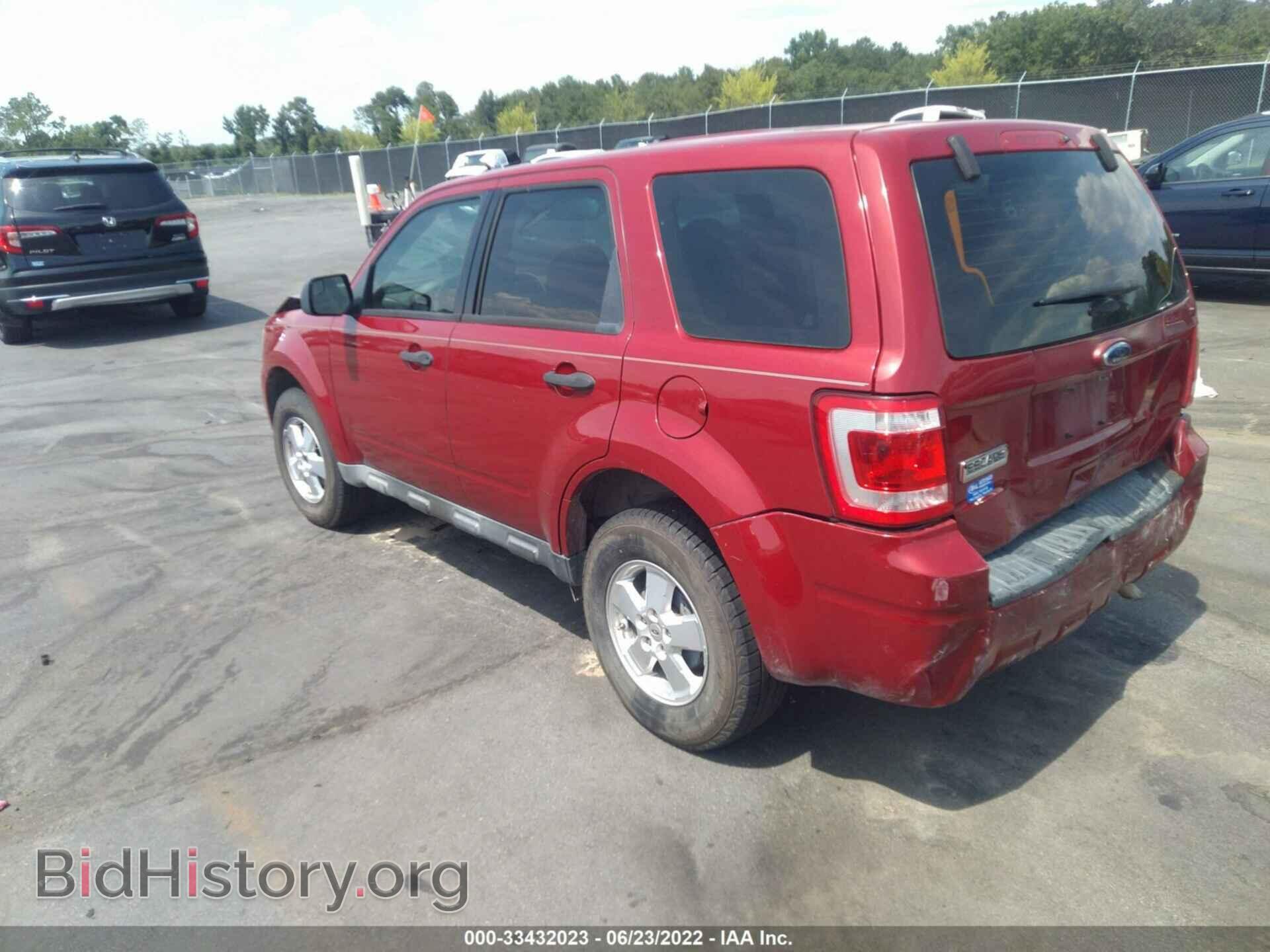 2011 FORD ESCAPE - VIN: 1FMCU0C72BKC02240 - Фото 3