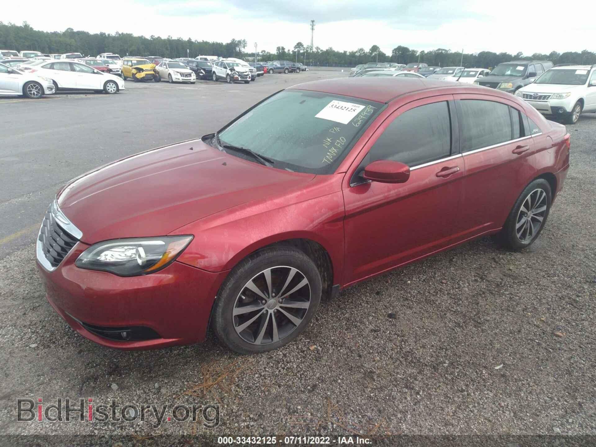 2013 CHRYSLER 200 - VIN: 1C3CCBBB1DN629939 - Photo 2