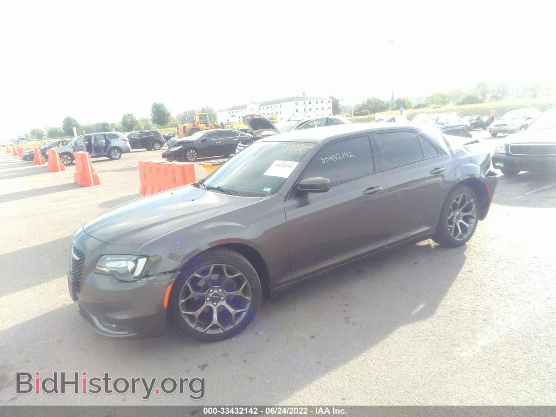 2017 CHRYSLER 300 - VIN: 2C3CCABG4HH538507 - Фото 2