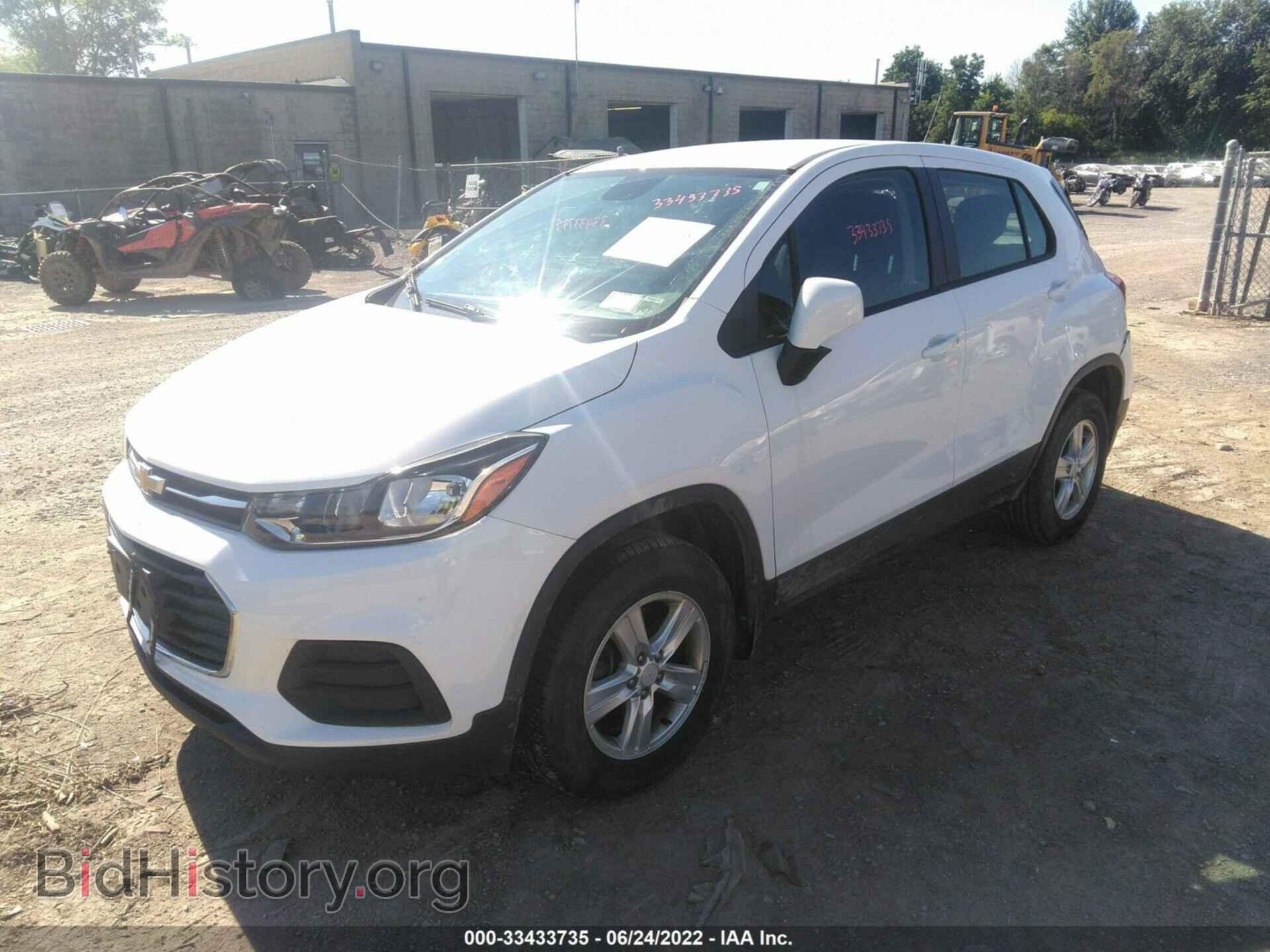 2017 CHEVROLET TRAX - VIN: 3GNCJNSBXHL273121 - Фото 2
