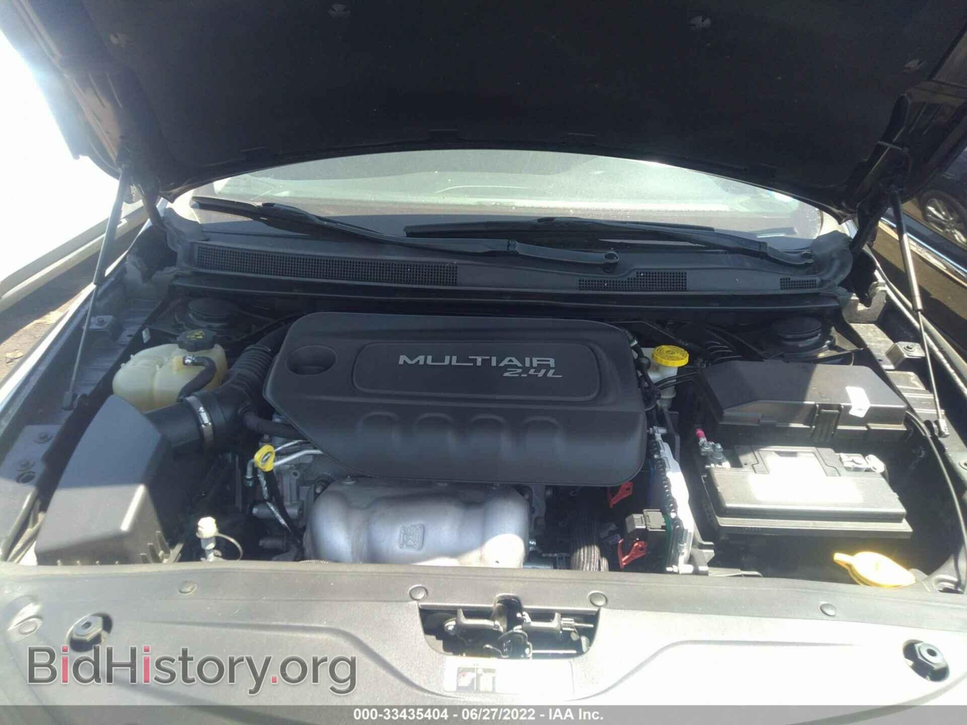 2015 CHRYSLER 200 - VIN: 1C3CCCAB1FN657282 - Фото 10