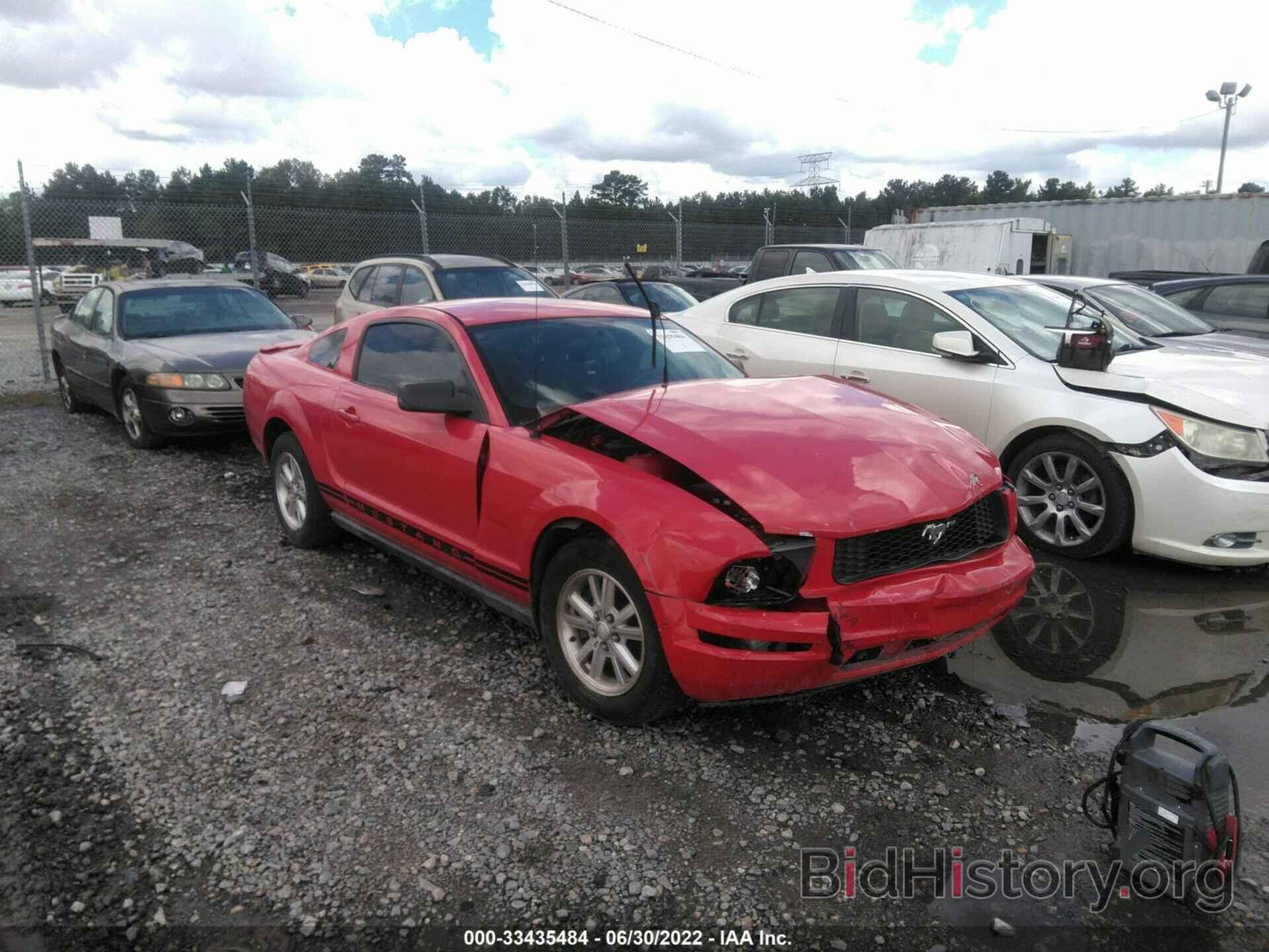 Photo 1ZVFT80N875295211 - FORD MUSTANG 2007