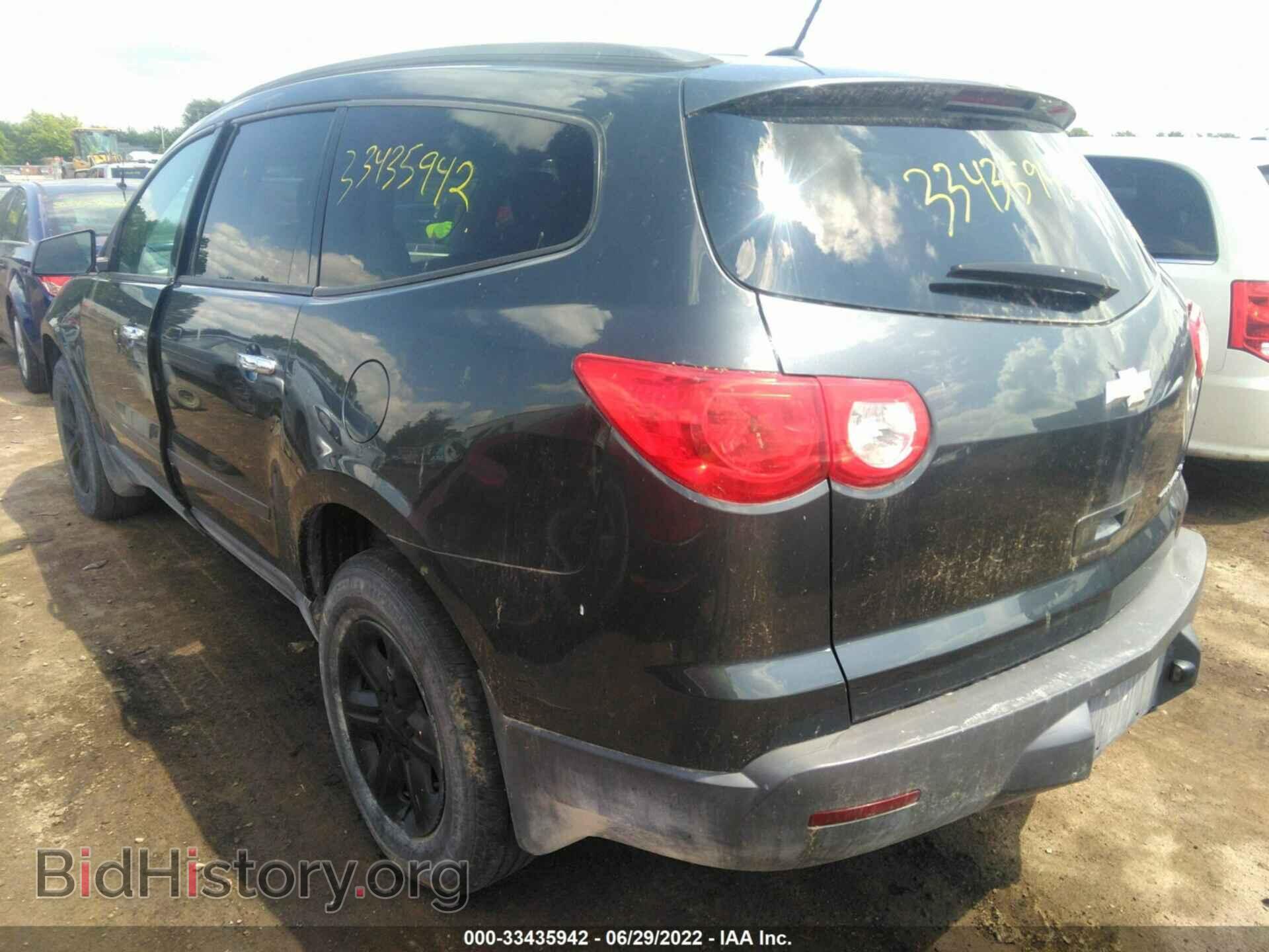 2011 CHEVROLET TRAVERSE - VIN: 1GNKREED7BJ164020 - Фото 3