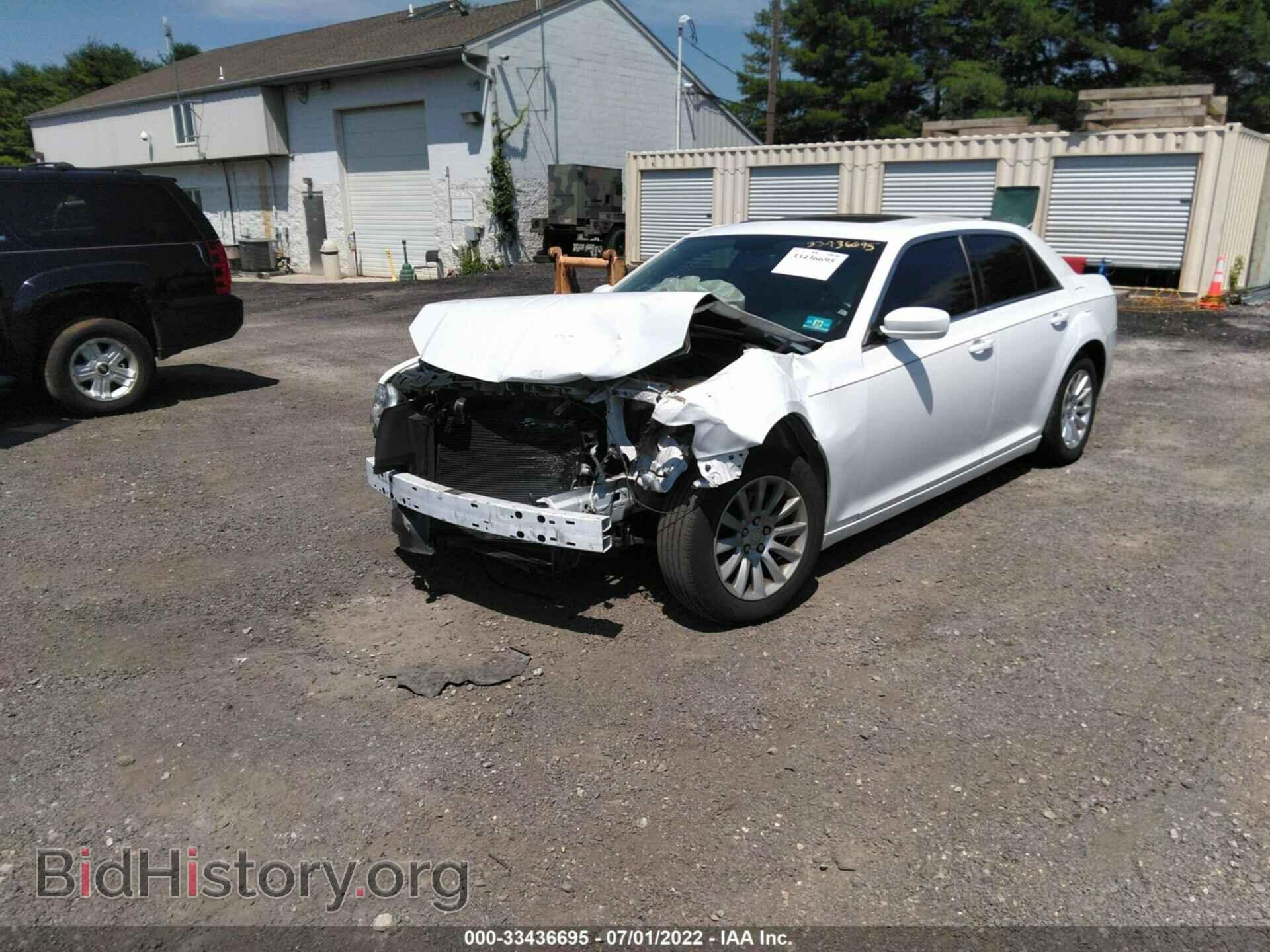2014 CHRYSLER 300 - VIN: 2C3CCAAG8EH124417 - Photo 2