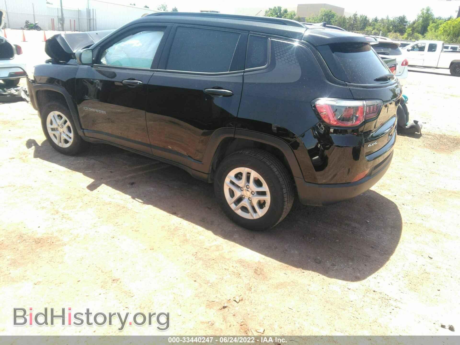 2018 JEEP COMPASS - VIN: 3C4NJDAB3JT136122 - Фото 3