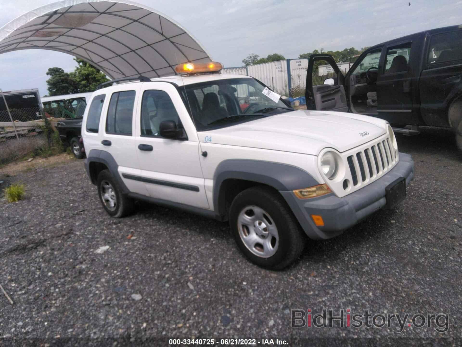 Photo 1J4GL48K86W265364 - JEEP LIBERTY 2006