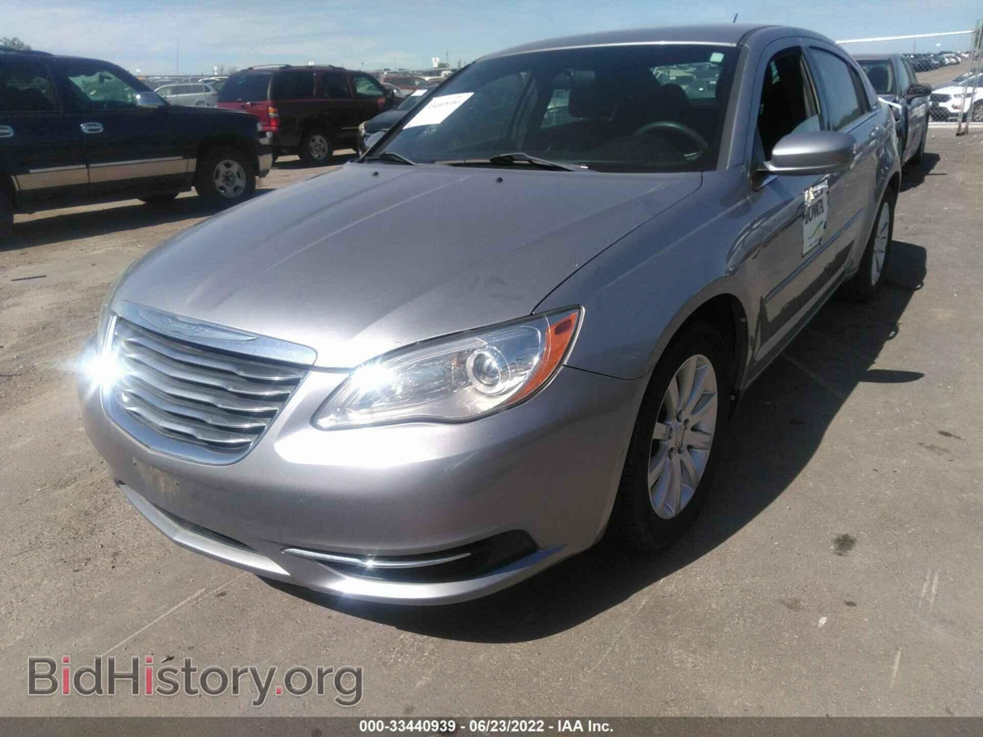 2013 CHRYSLER 200 - VIN: 1C3CCBBG6DN711175 - Фото 2