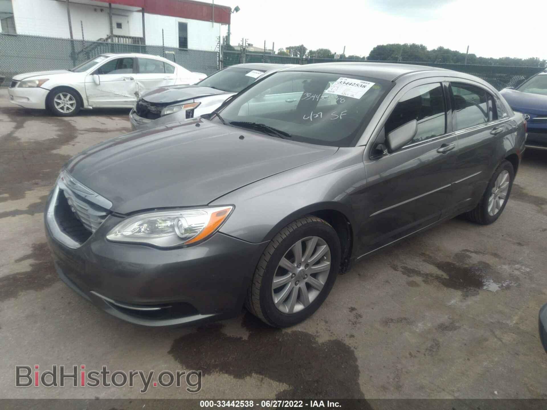 2013 CHRYSLER 200 - VIN: 1C3CCBBB0DN635795 - Фото 2