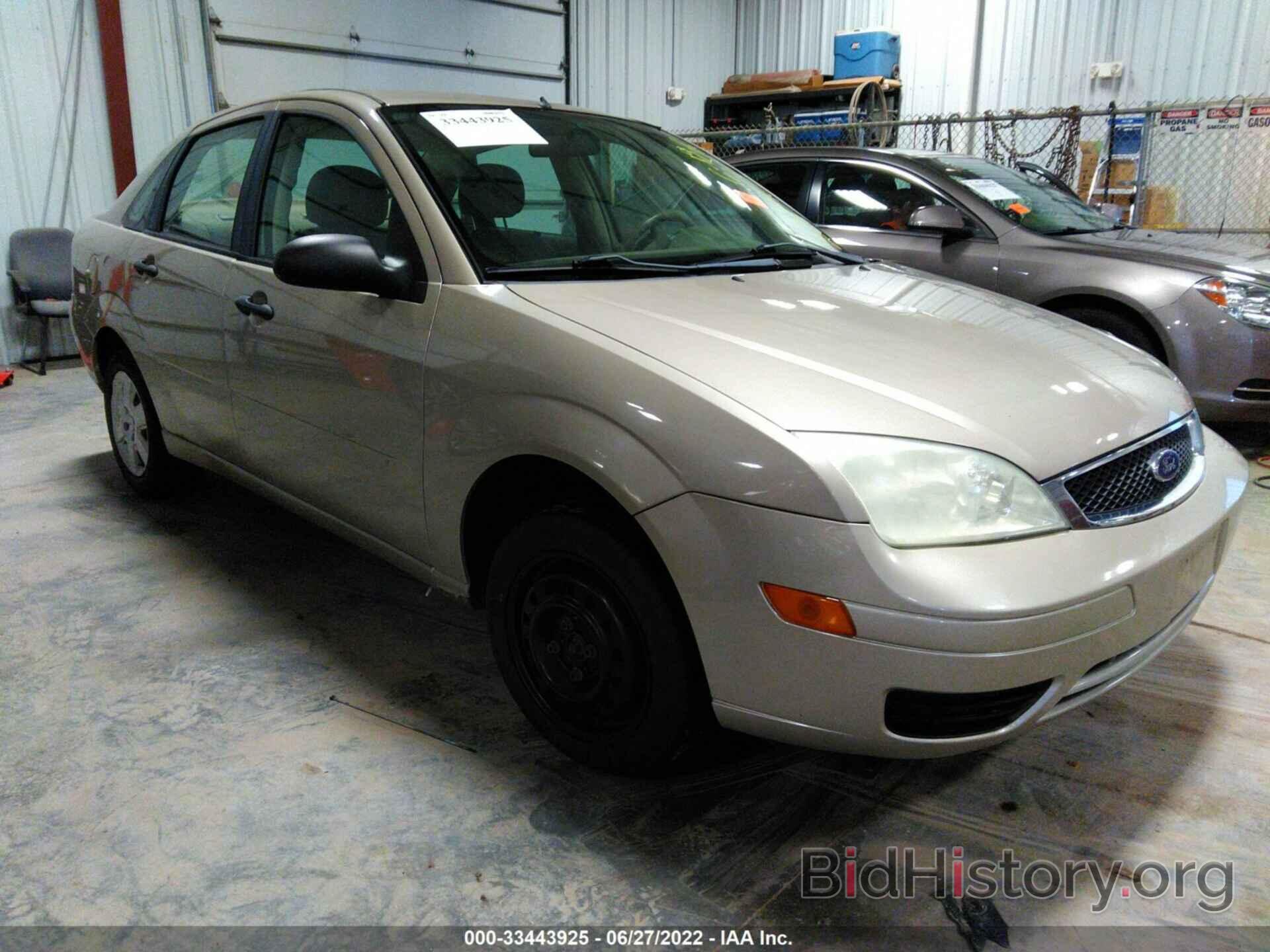 Photo 1FAHP34N56W233163 - FORD FOCUS 2006