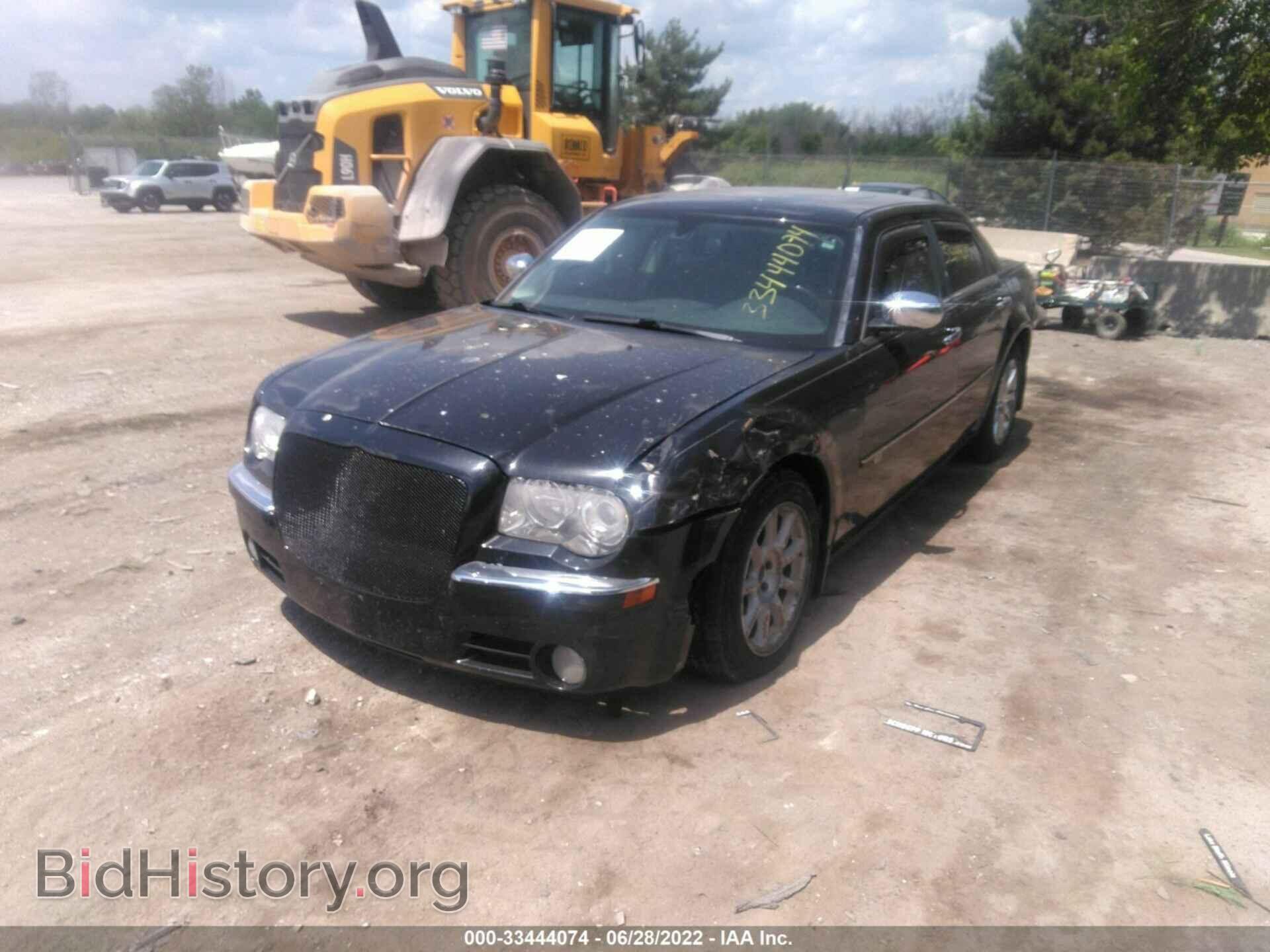 2008 CHRYSLER 300 - VIN: 2C3KA63H38H119165 - Фото 2