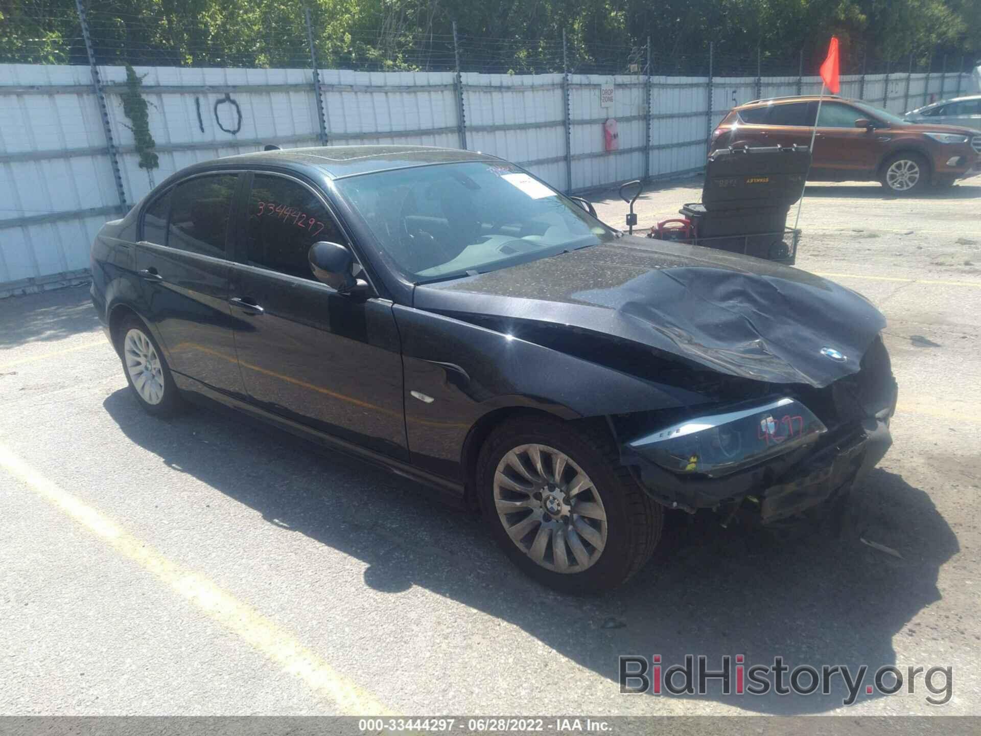 Photo WBAPK73599A450467 - BMW 3 SERIES 2009