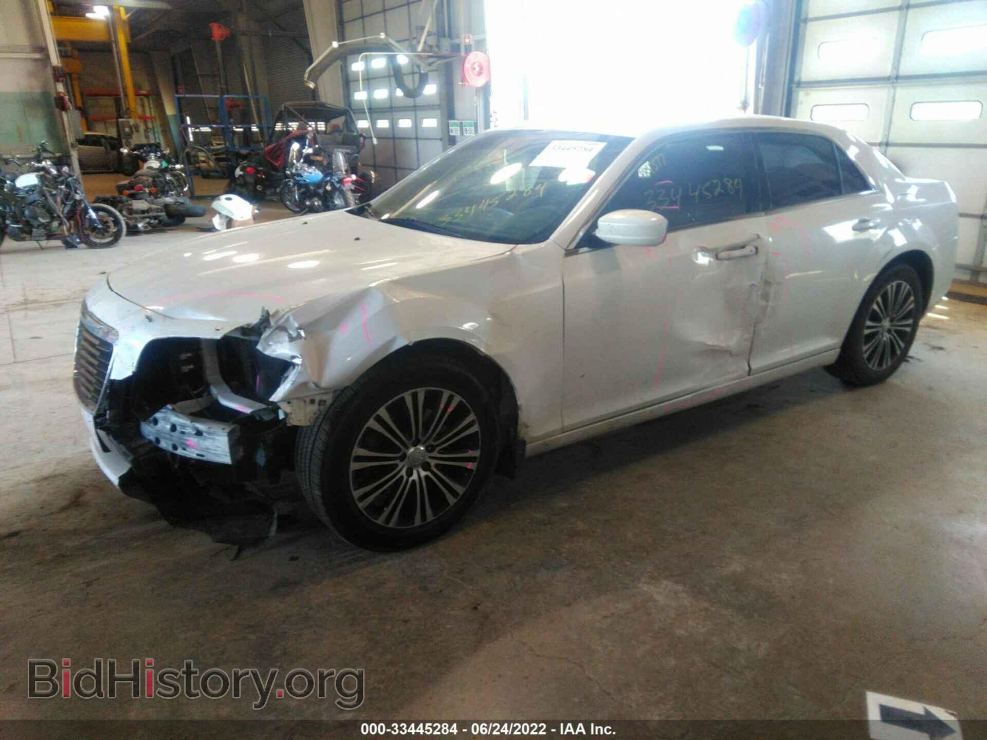 2013 CHRYSLER 300 - VIN: 2C3CCAGG5DH733258 - Фото 2