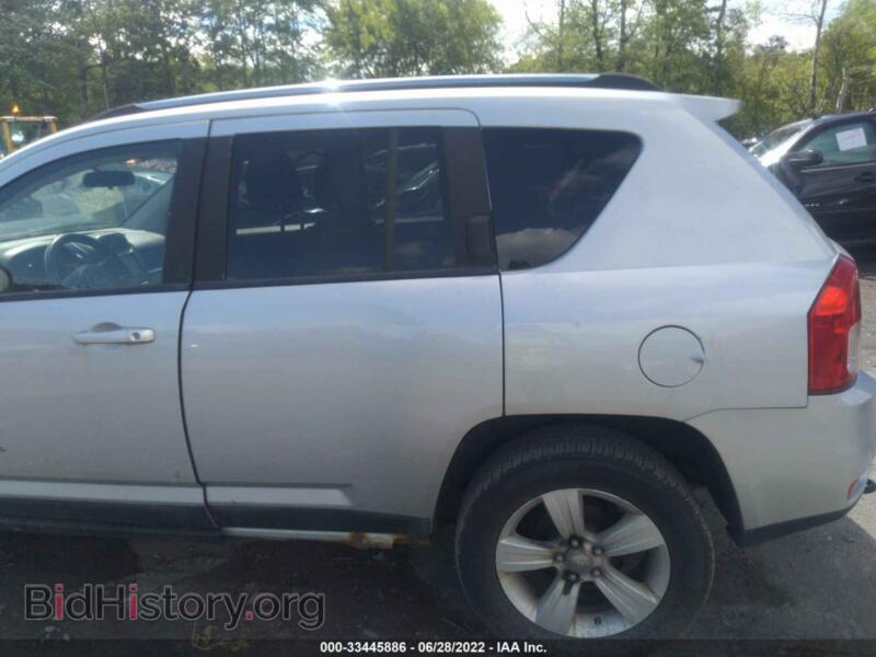 2011 Jeep COMPASS (VIN 1J4NF1FB3BD280876) — photo 6 of 11