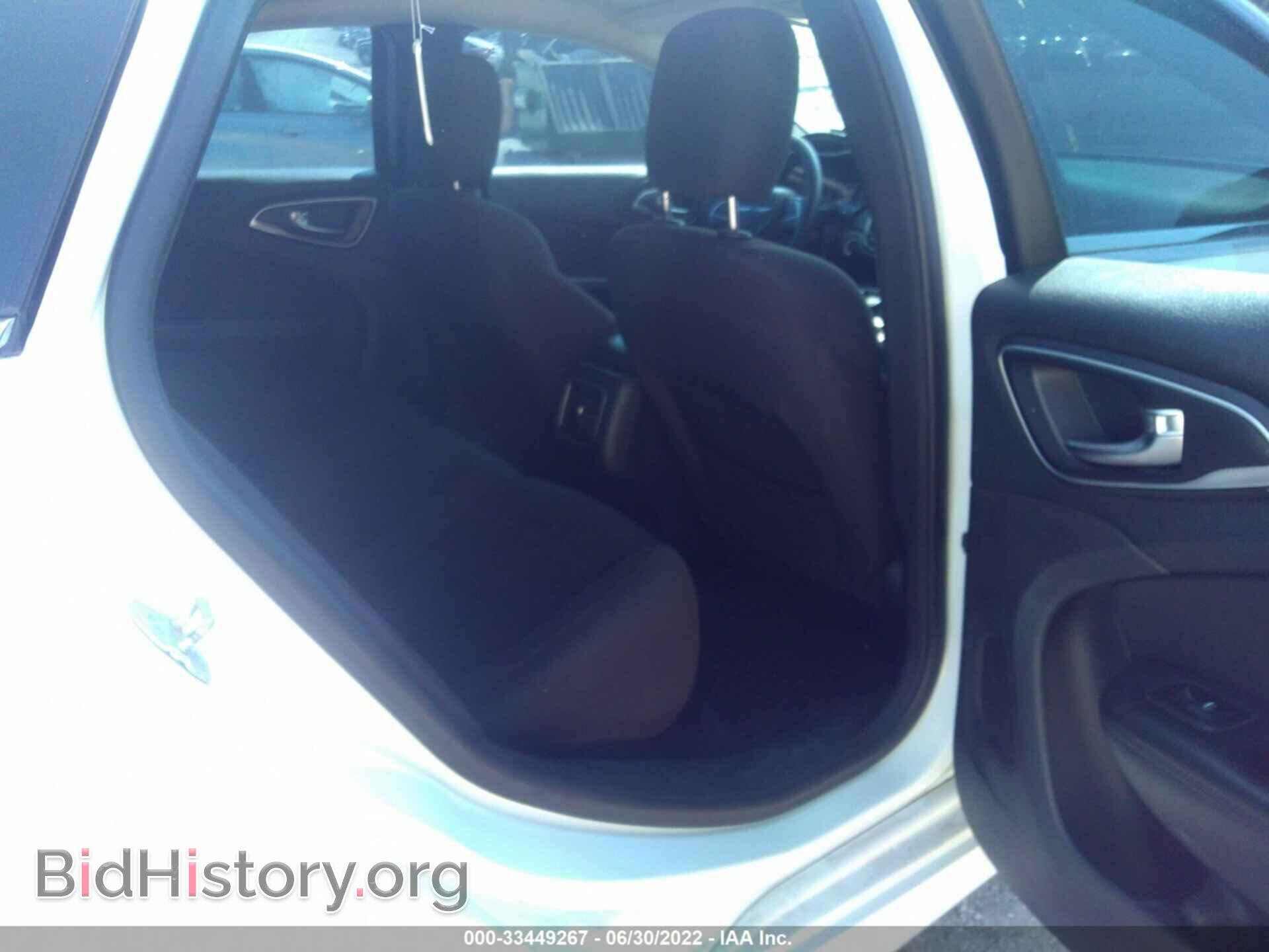 2015 CHRYSLER 200 - VIN: 1C3CCCAB2FN528564 - Фото 8
