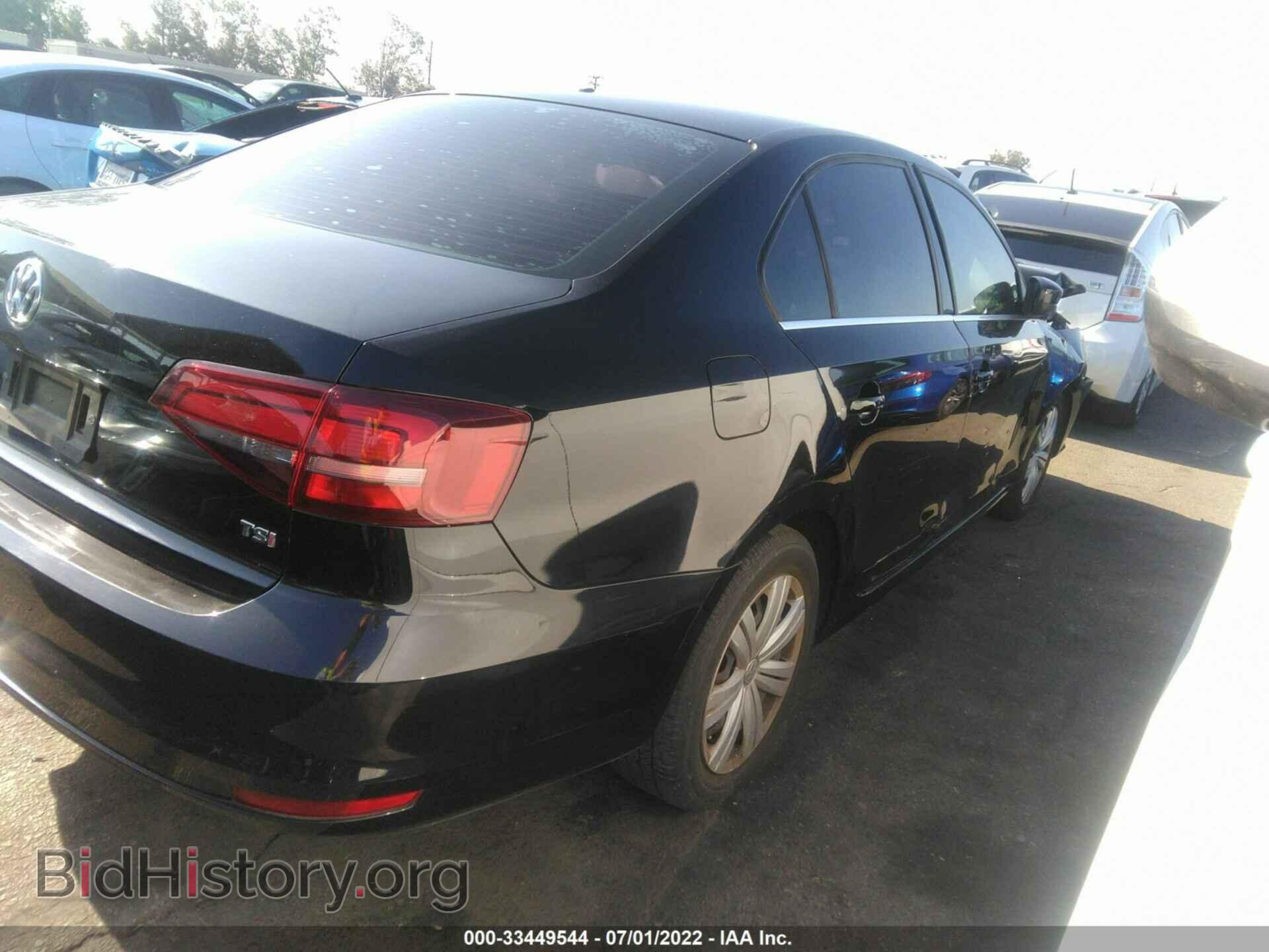 2017 VOLKSWAGEN JETTA - VIN: 3VW2B7AJ0HM386332 - Фото 4