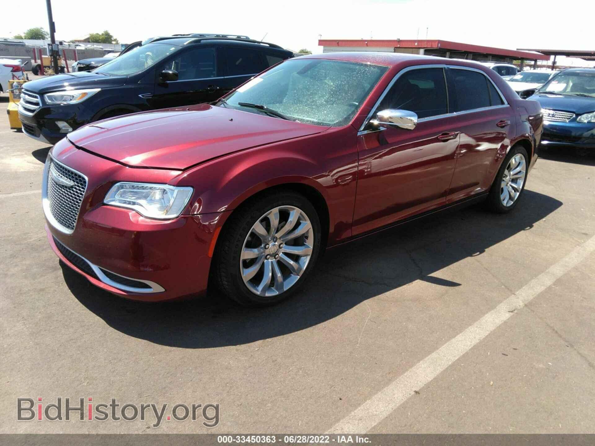 2018 CHRYSLER 300 - VIN: 2C3CCAAGXJH327190 - Фото 2