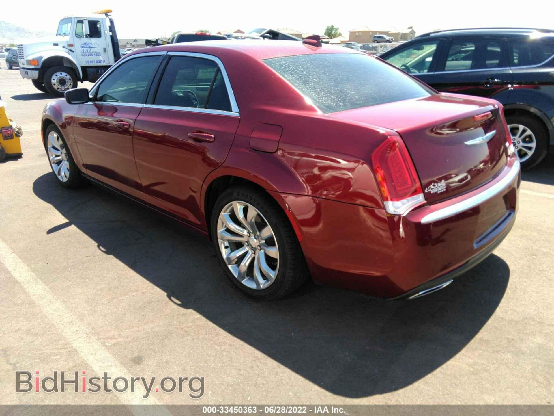 2018 CHRYSLER 300 - VIN: 2C3CCAAGXJH327190 - Фото 3