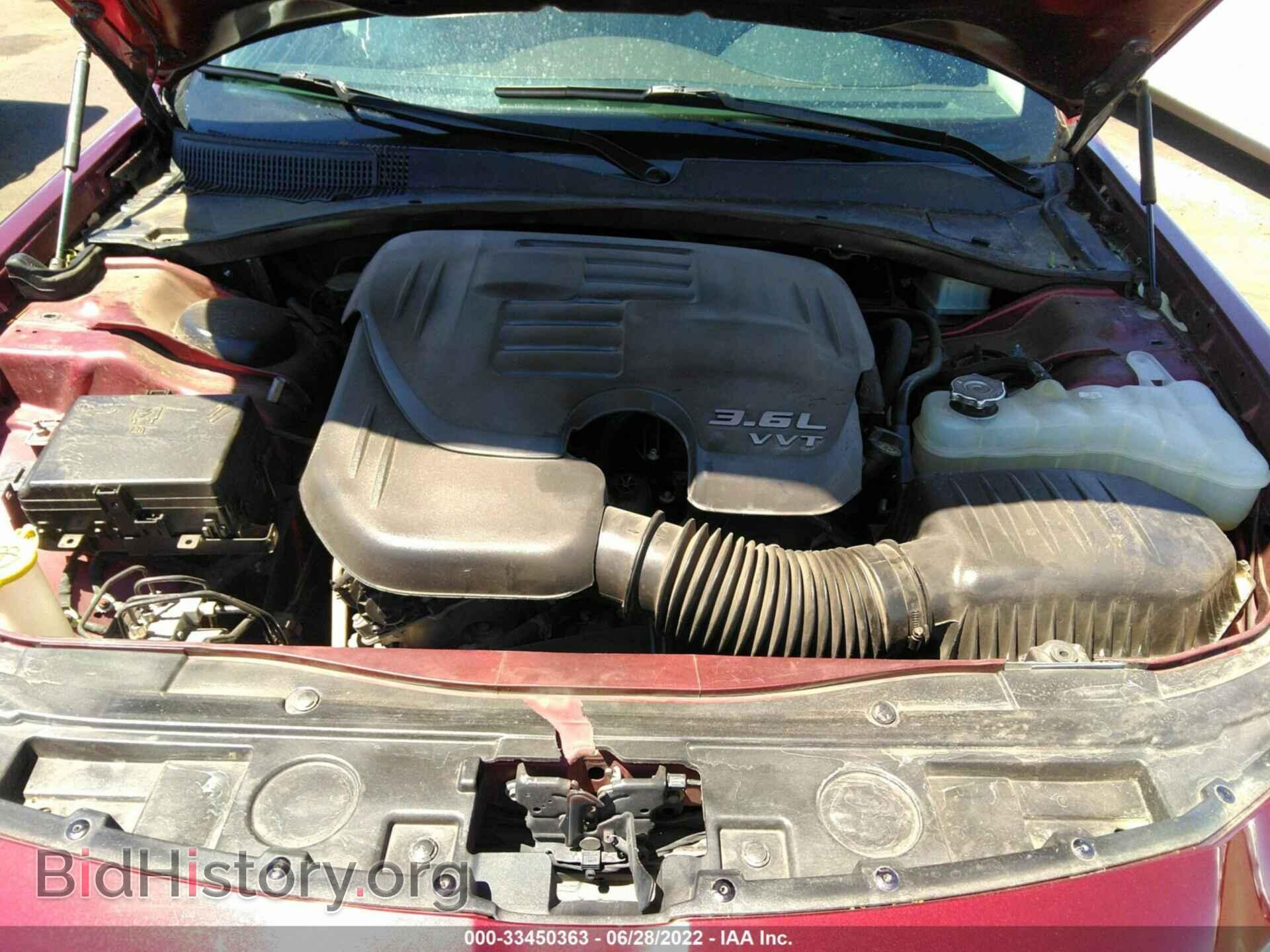 2018 CHRYSLER 300 - VIN: 2C3CCAAGXJH327190 - Фото 10