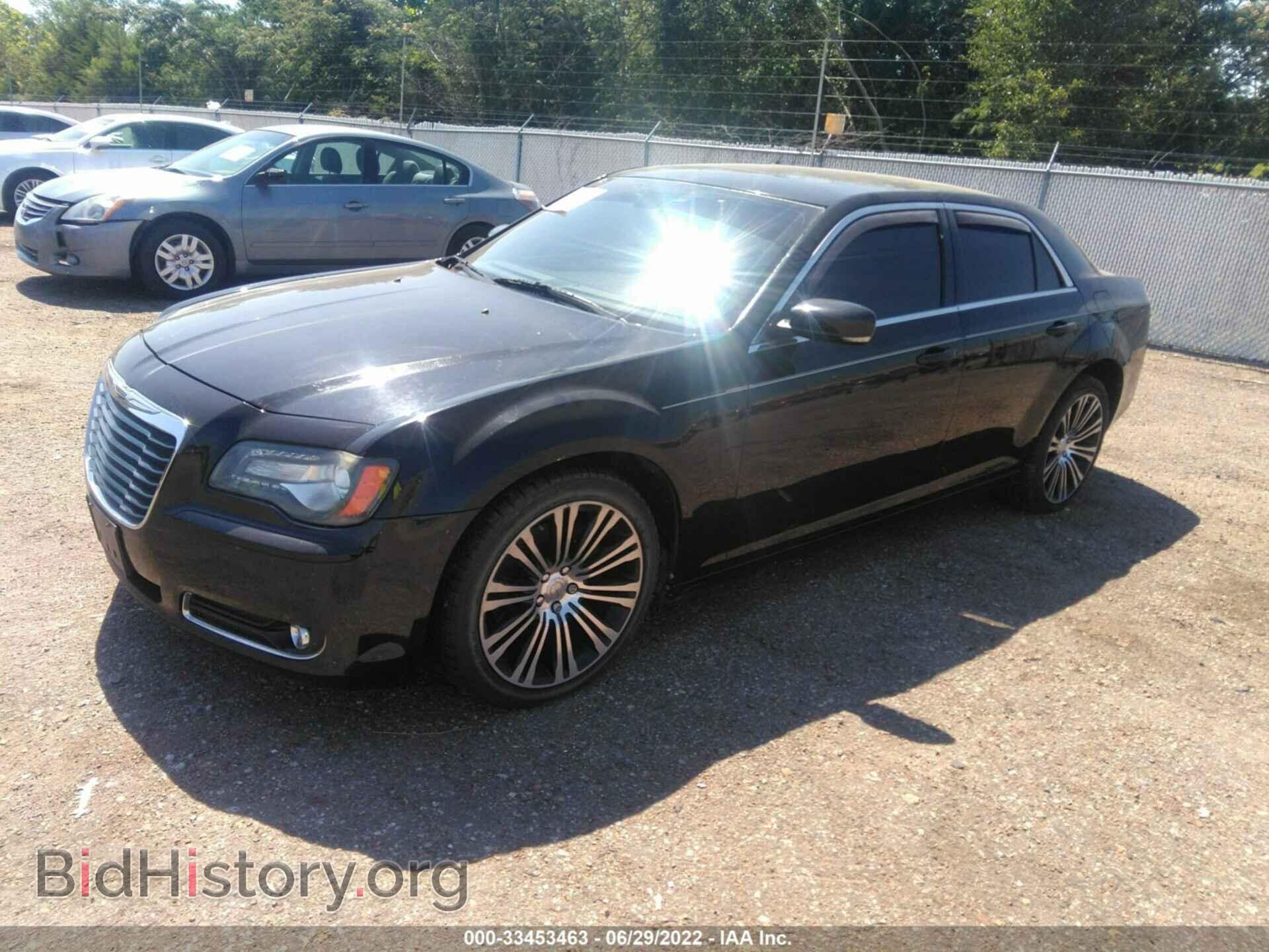2012 CHRYSLER 300 - VIN: 2C3CCADT3CH136741 - Фото 2