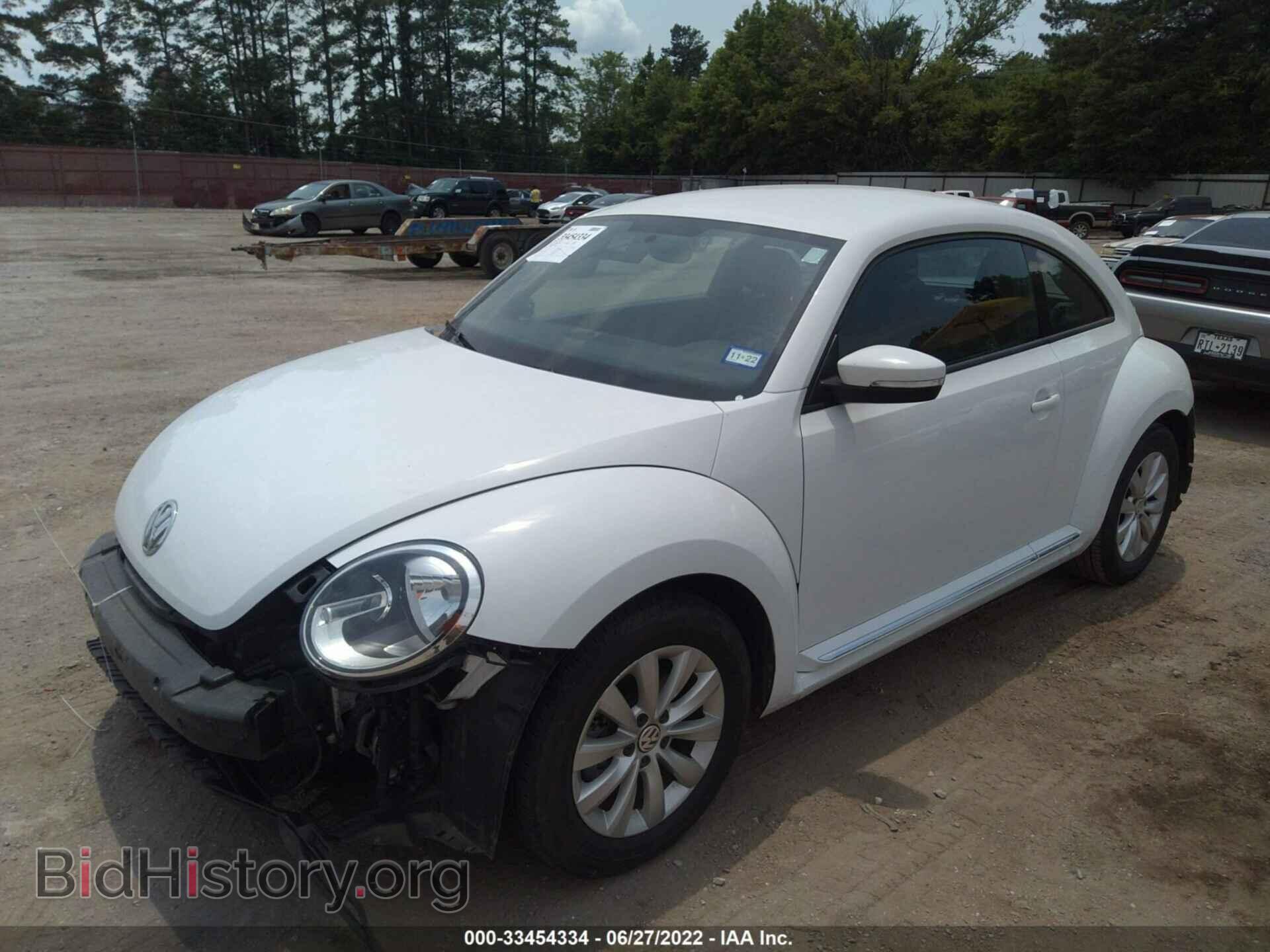 2019 VOLKSWAGEN BEETLE - VIN: 3VWFD7AT2KM707520 - Фото 2