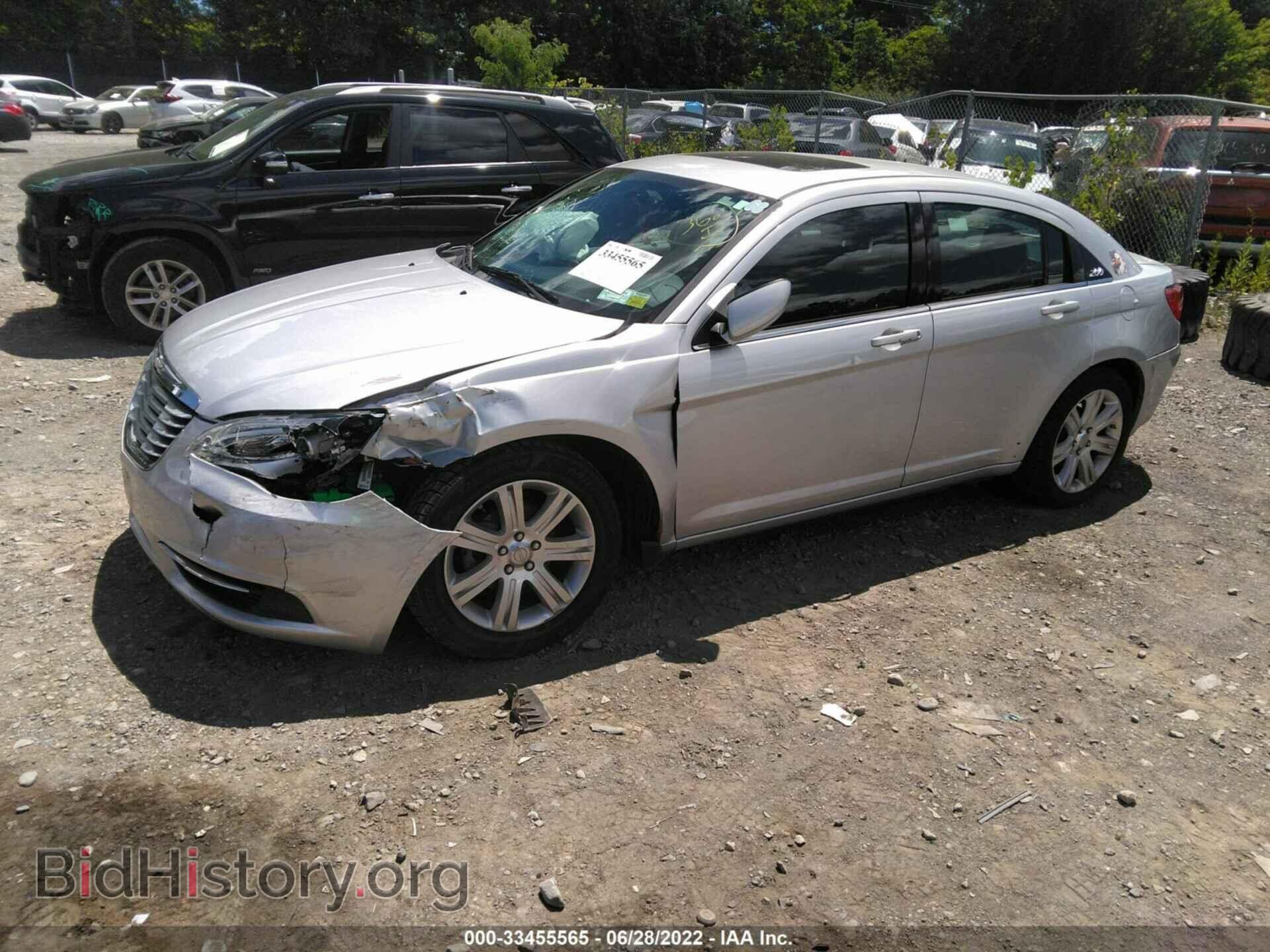 2011 CHRYSLER 200 - VIN: 1C3BC1FB2BN614945 - Photo 2