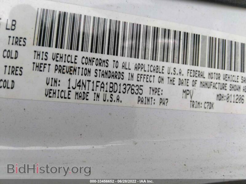 2011 Jeep COMPASS (VIN 1J4NT1FA1BD137635) — photo 9 of 12
