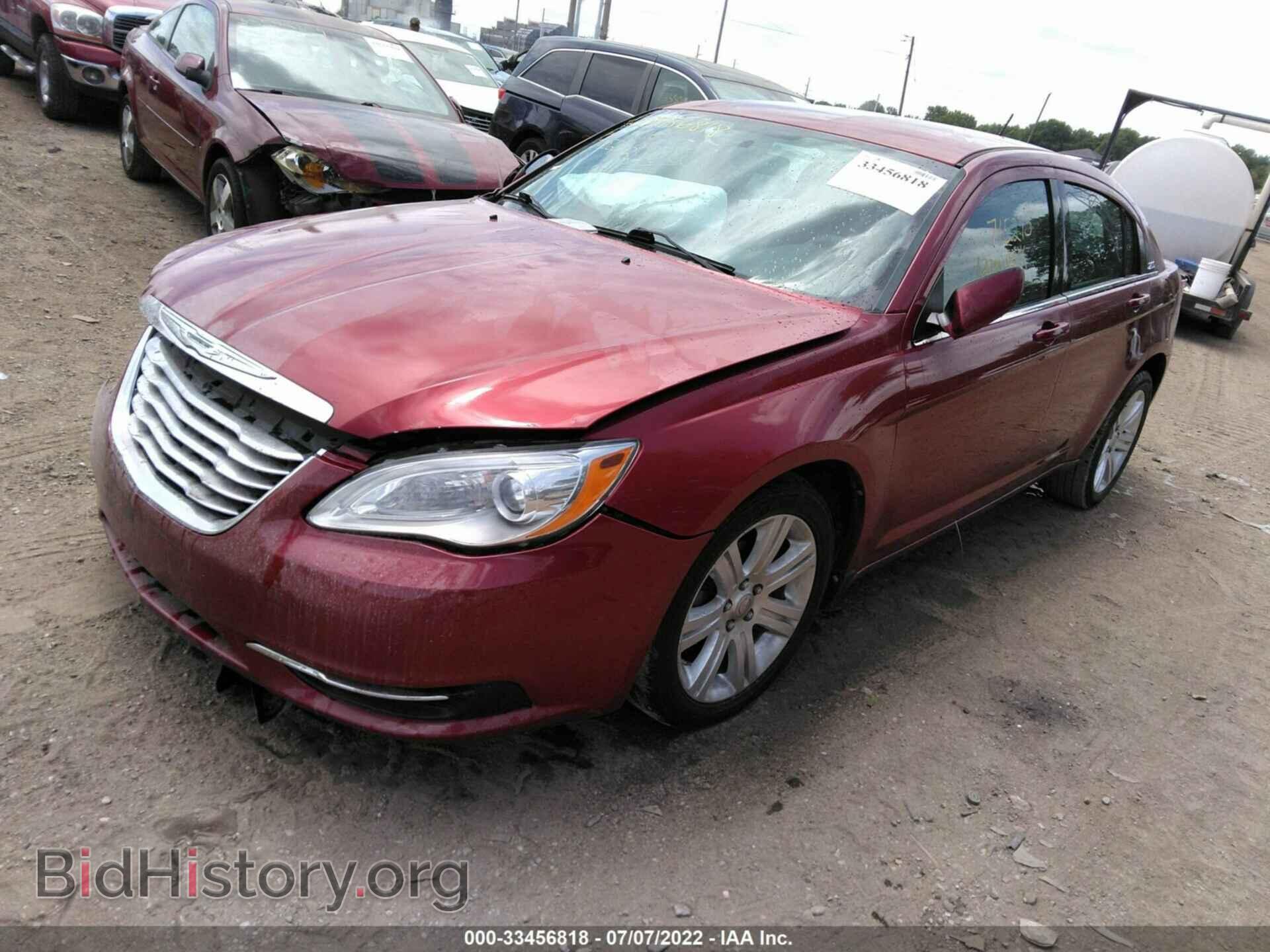 2013 CHRYSLER 200 - VIN: 1C3CCBAB4DN715215 - Фото 2